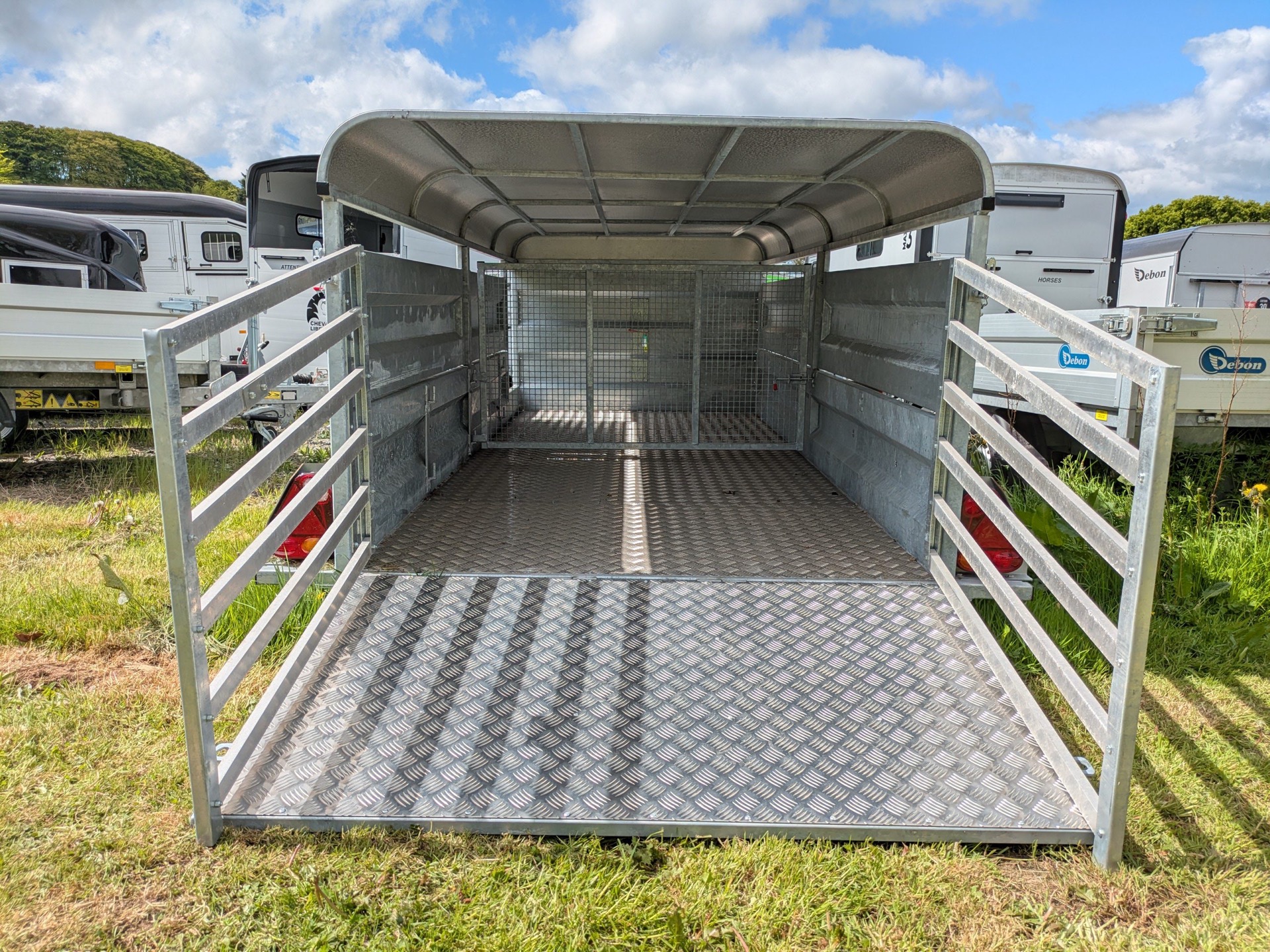 Sega Circolare VONROC 1200W, 185mm. Incl. Lama Da 24 Denti Per Legno | Leroy Merlin