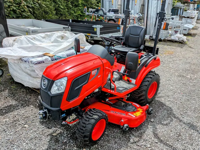Kioti CS2520 with Mid-Mount Mower