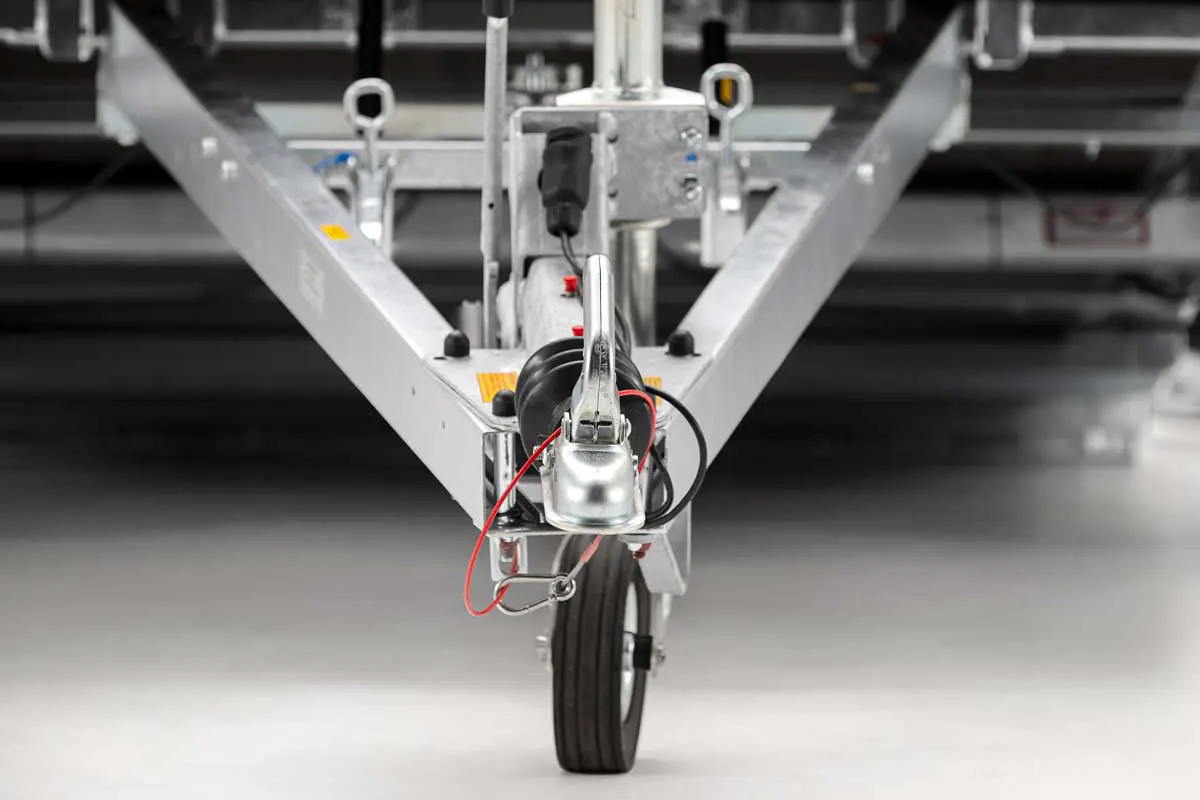 Debon Roadster Platform Tipping Trailer tow hitch detail