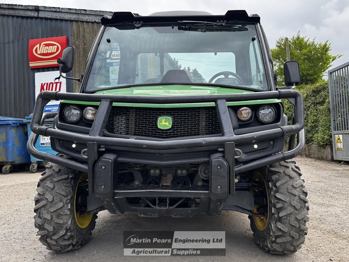Jon Deere Gator 4x4 UTV