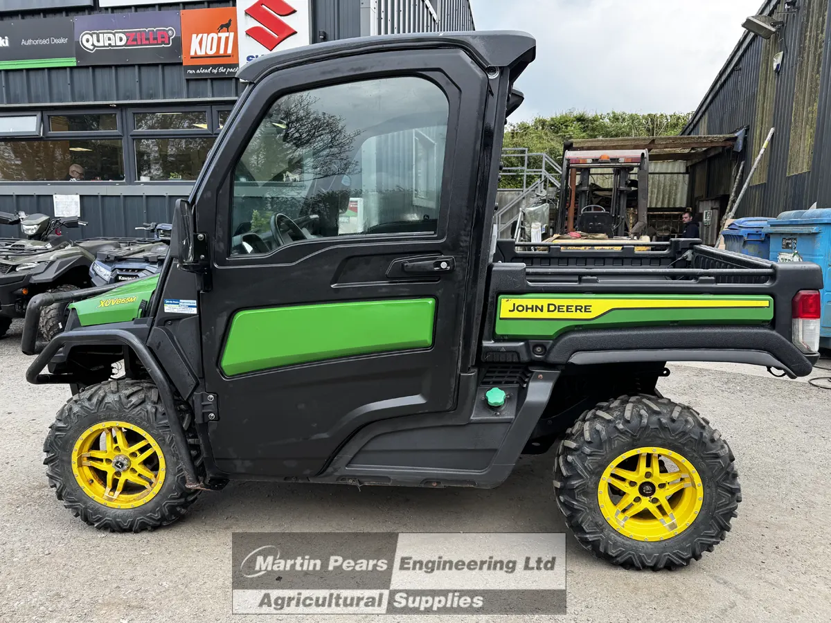 Jon Deere Gator 4x4 UTV