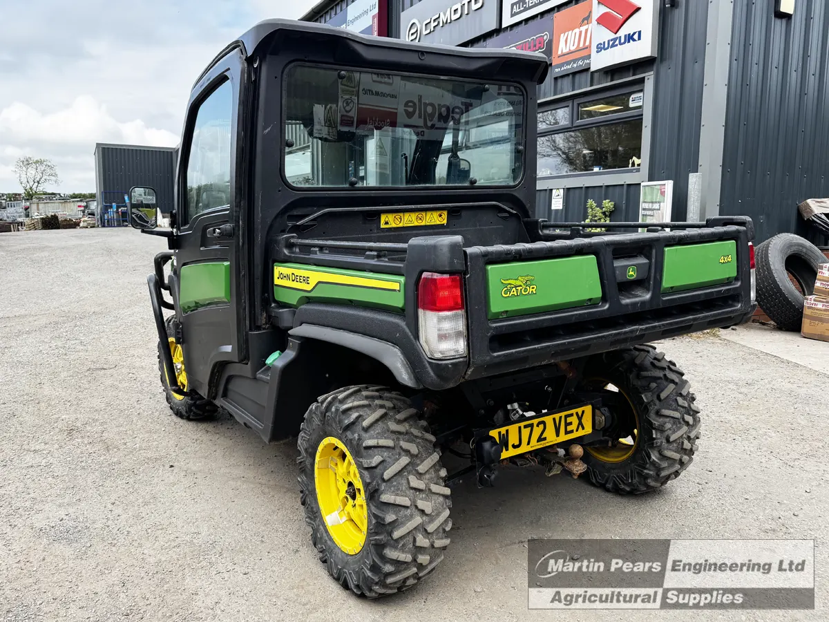Jon Deere Gator 4x4 UTV