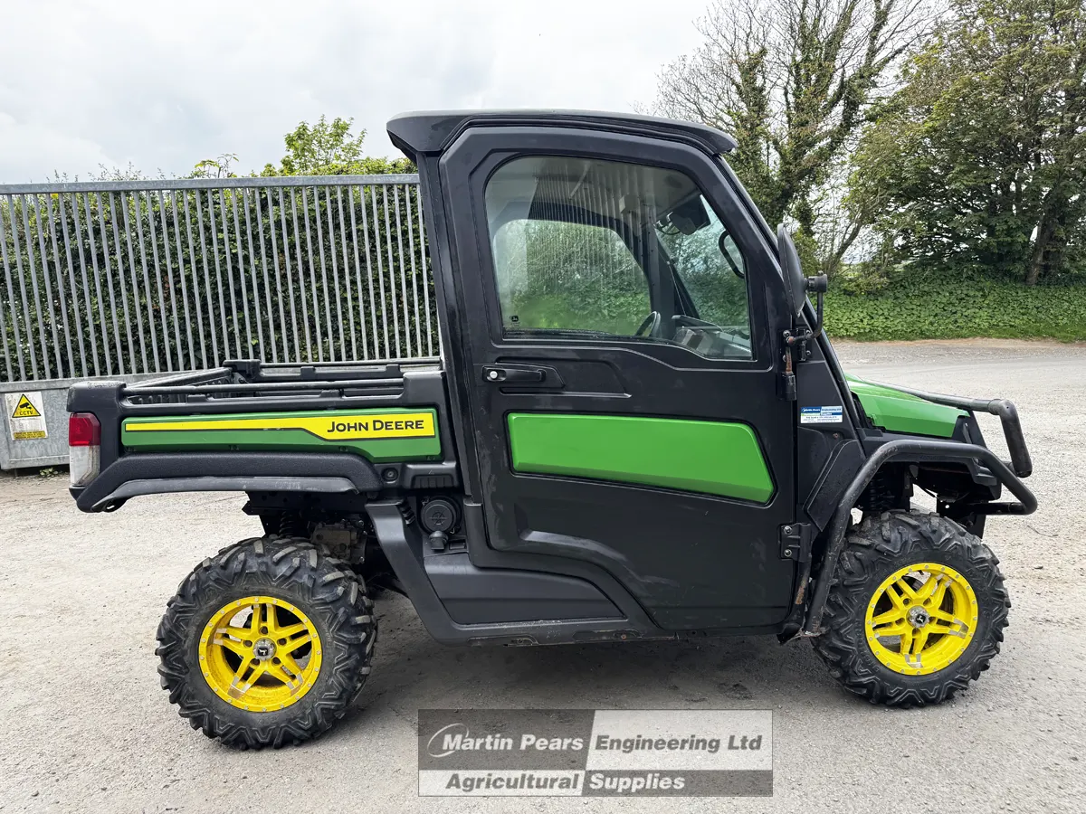 Jon Deere Gator 4x4 UTV