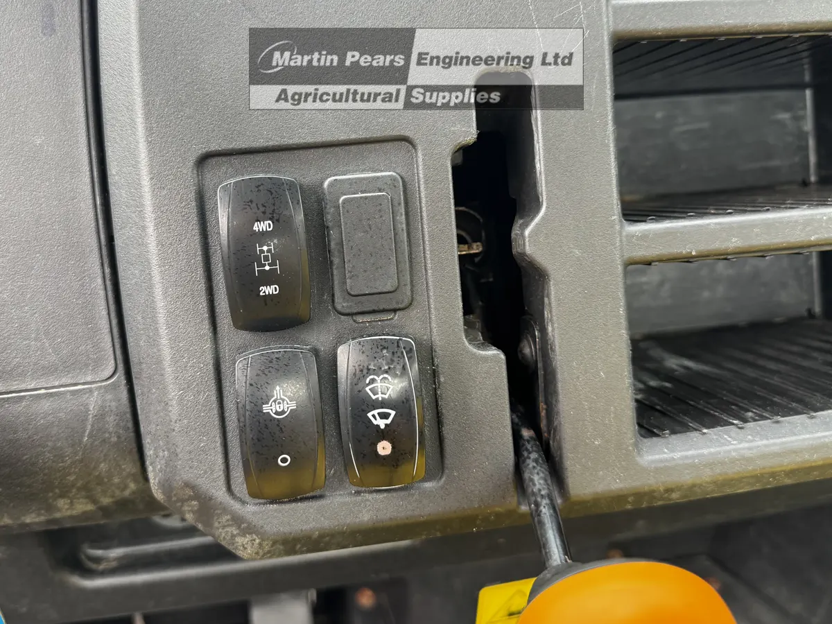 Jon Deere Gator 4x4 UTV