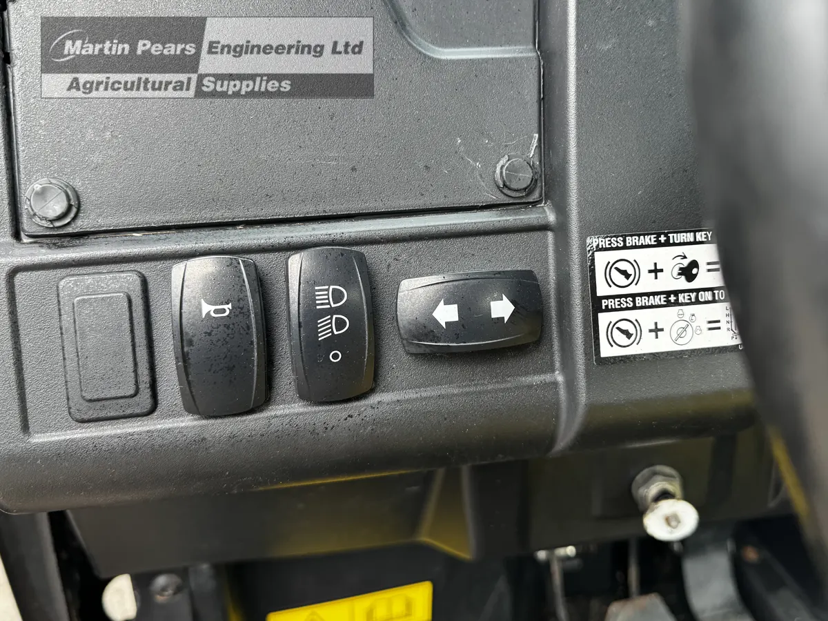 Jon Deere Gator 4x4 UTV