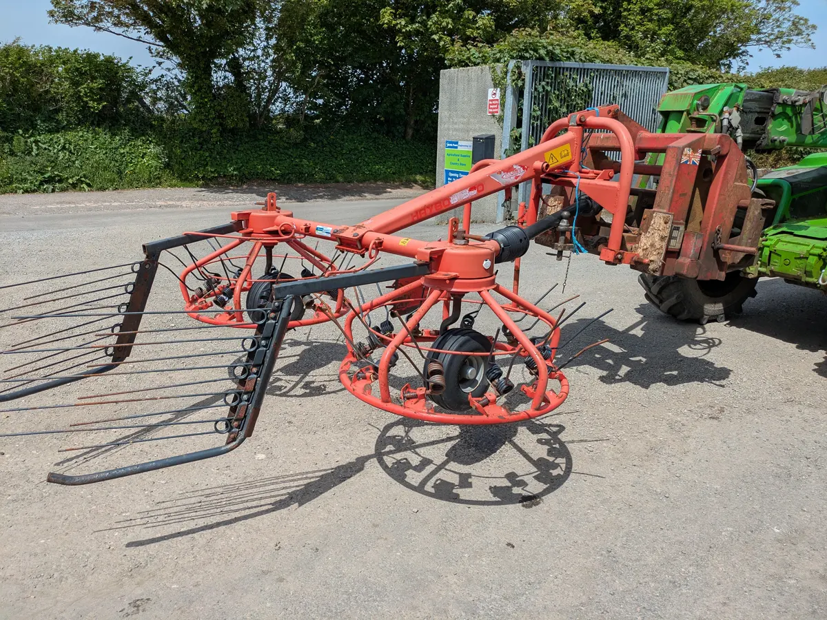 Kuhn Haybob 300 Tedder / Rake Combination