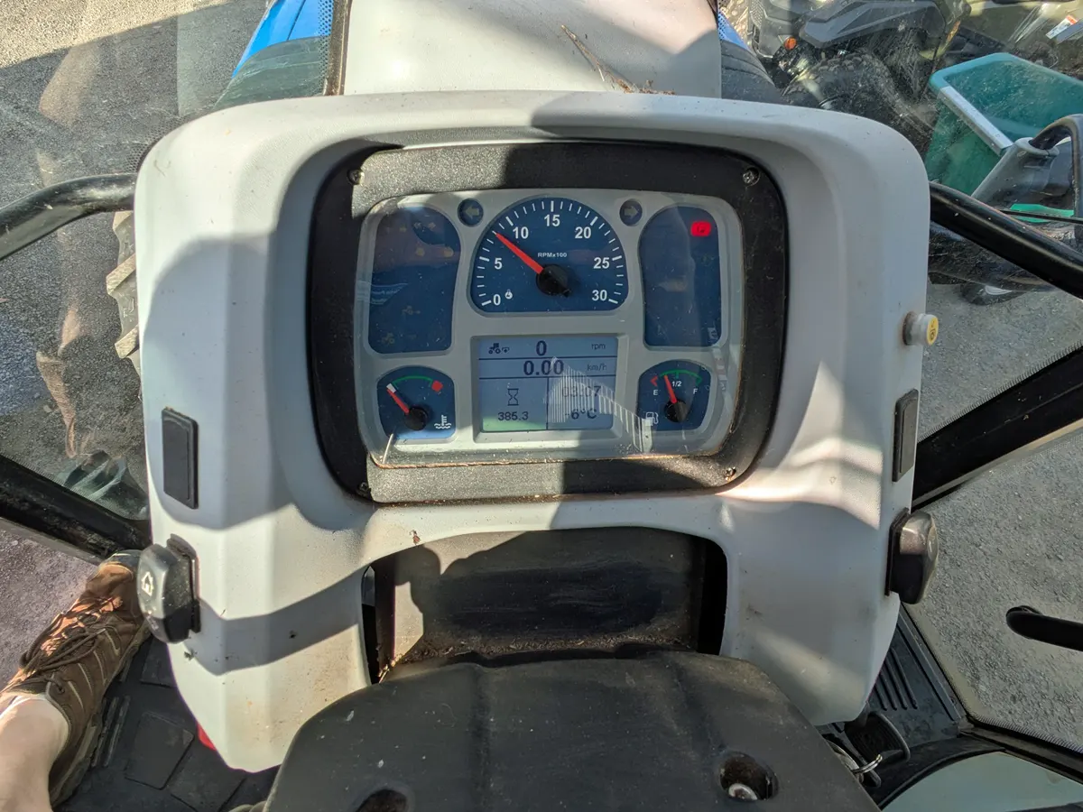 New Holland T4.65 S dashboard