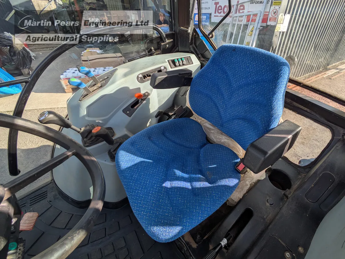 New Holland T4.65 S seat