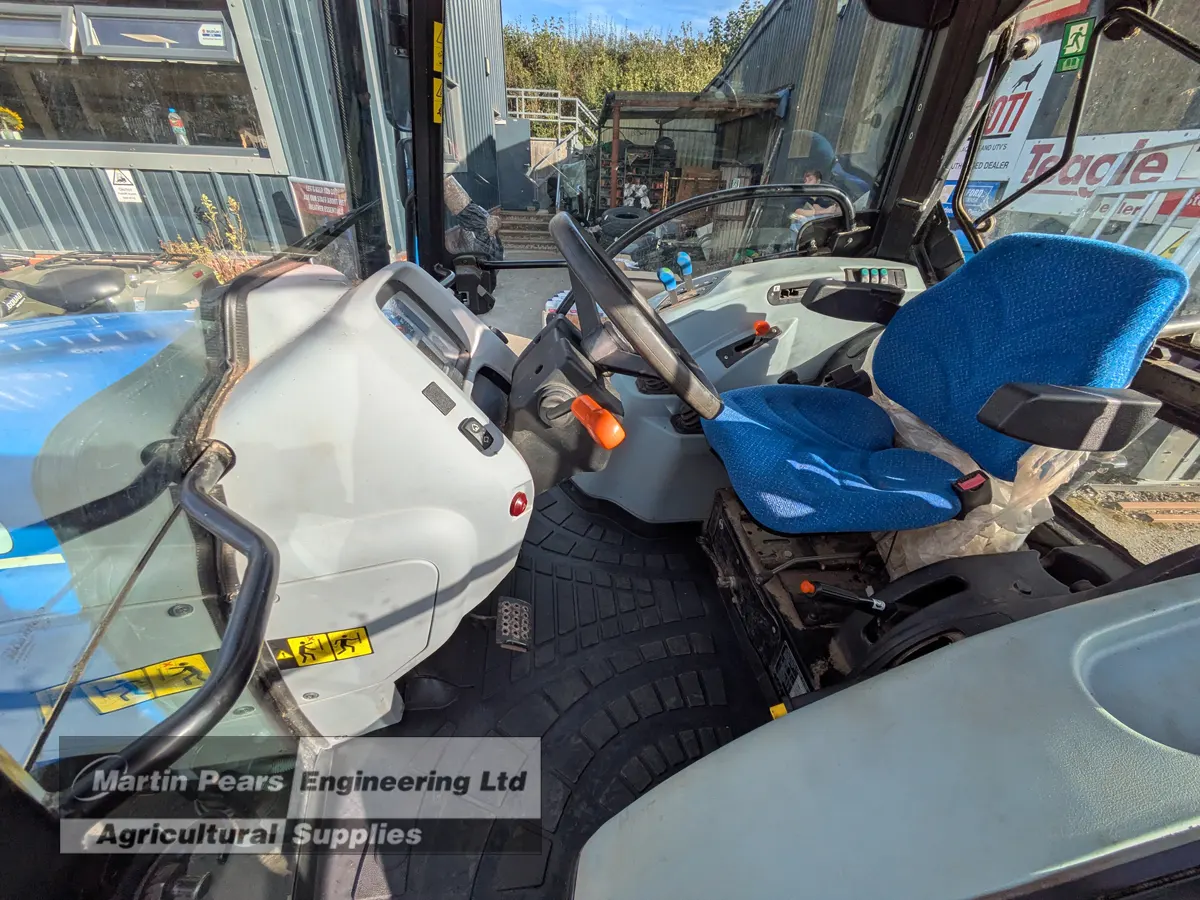New Holland T4.65 S cab interior