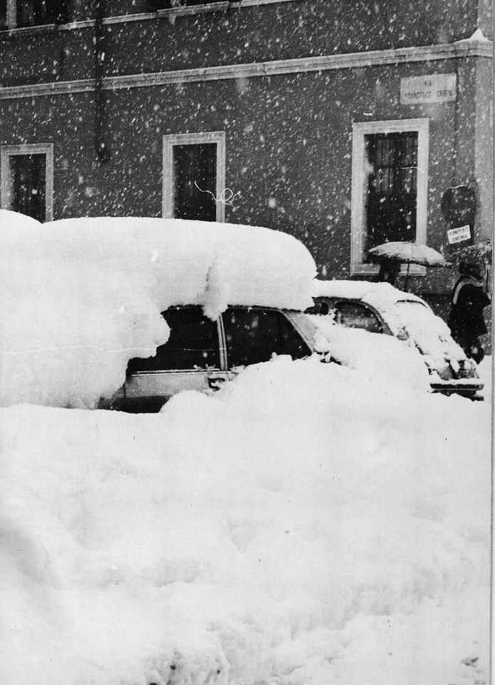 960e2ac5bfefdeb502276cd1513f6f68 - La grande neve del febbraio 1985 in Lombardia. Foto di Milano