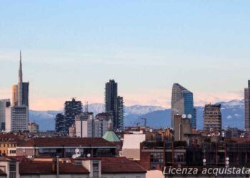 previsioni-meteo-milano:-nubi-sparse-e-piovaschi-in-arrivo,-vento-in-aumento