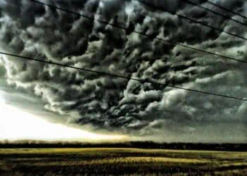 come-la-convergenza-dei-venti-genera-nubifragi-devastanti:-meteo-e-fenomeni-estremi