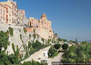 meteo-cagliari-domani-nubi-sparse,-ventoso,-poi-poco-nuvoloso,-ventoso