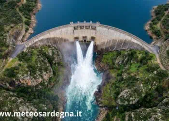 dighe aperte in sardegna 14 350x250 - Sardegna, gli invasi traboccano e le dighe aprono le paratie