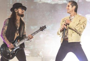 Jane’s Addiction apologizes to fans: Perry Farrell’s wife explains