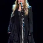 Stevie Nicks returns to ‘SNL’ after 40 years, sings for women’s rights