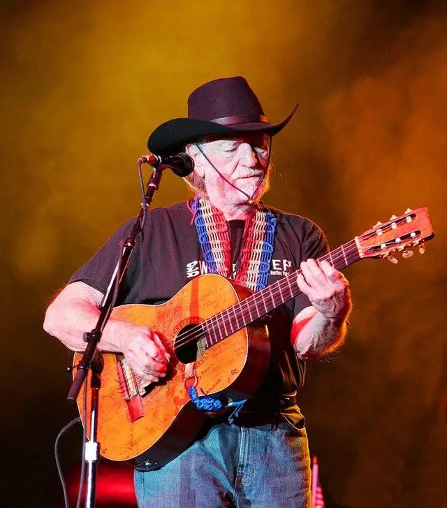 Willie Nelson: ‘I could never betray marijuana; it never betrayed me