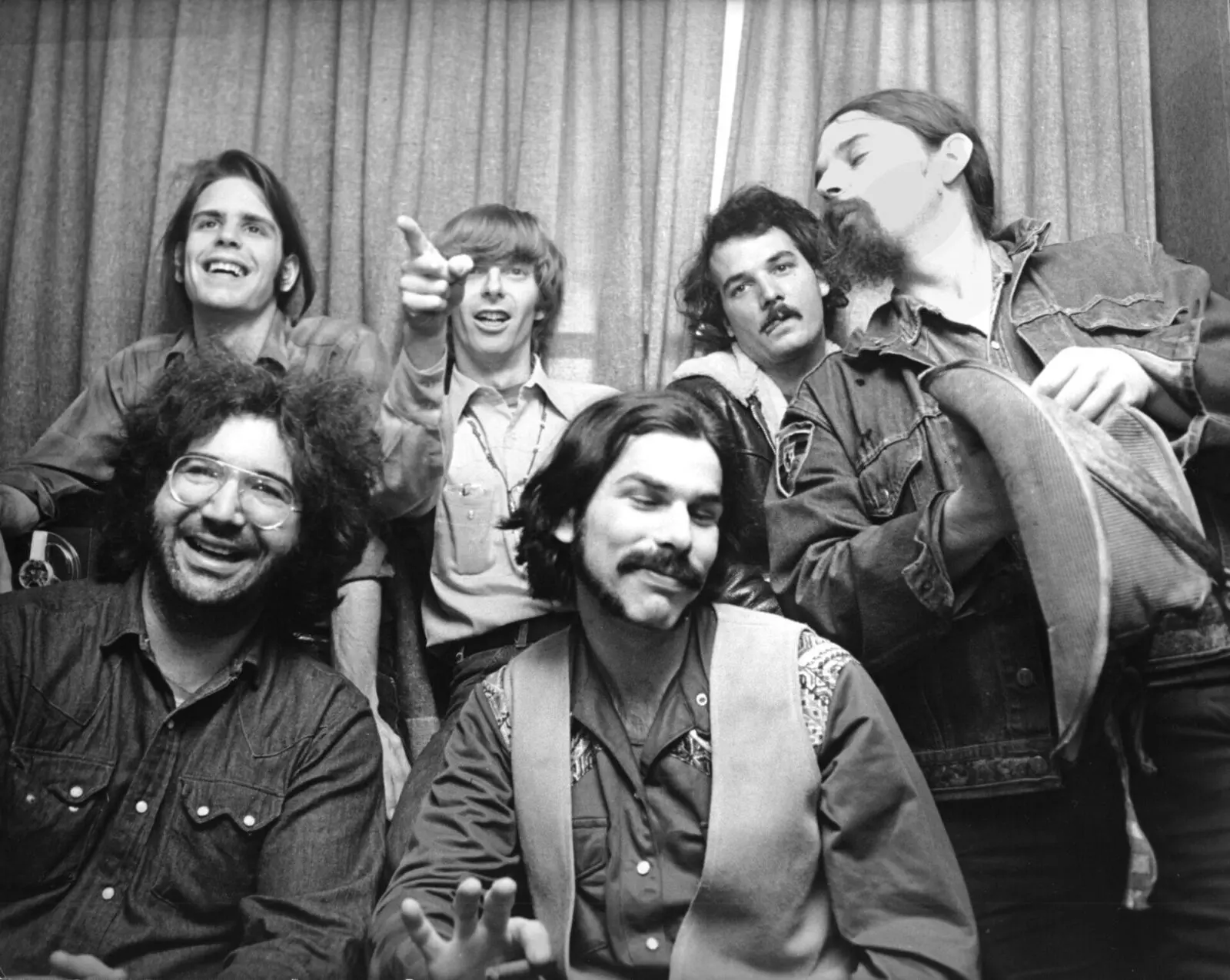 Grateful Dead members honor Phil Lesh: ‘We lost a brother today