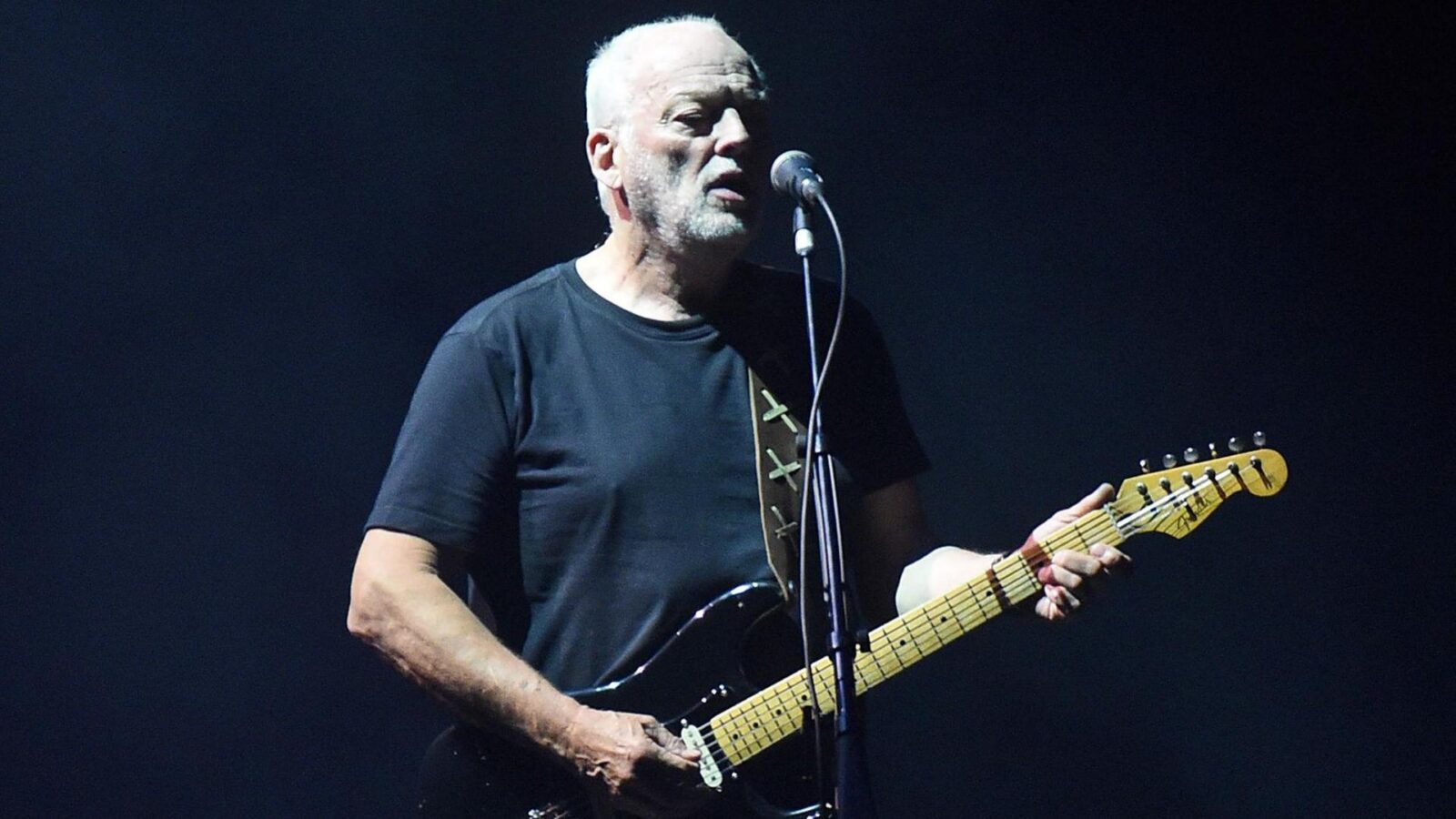 Gilmour clashes with Waters: won’t share stage with dictator supporters