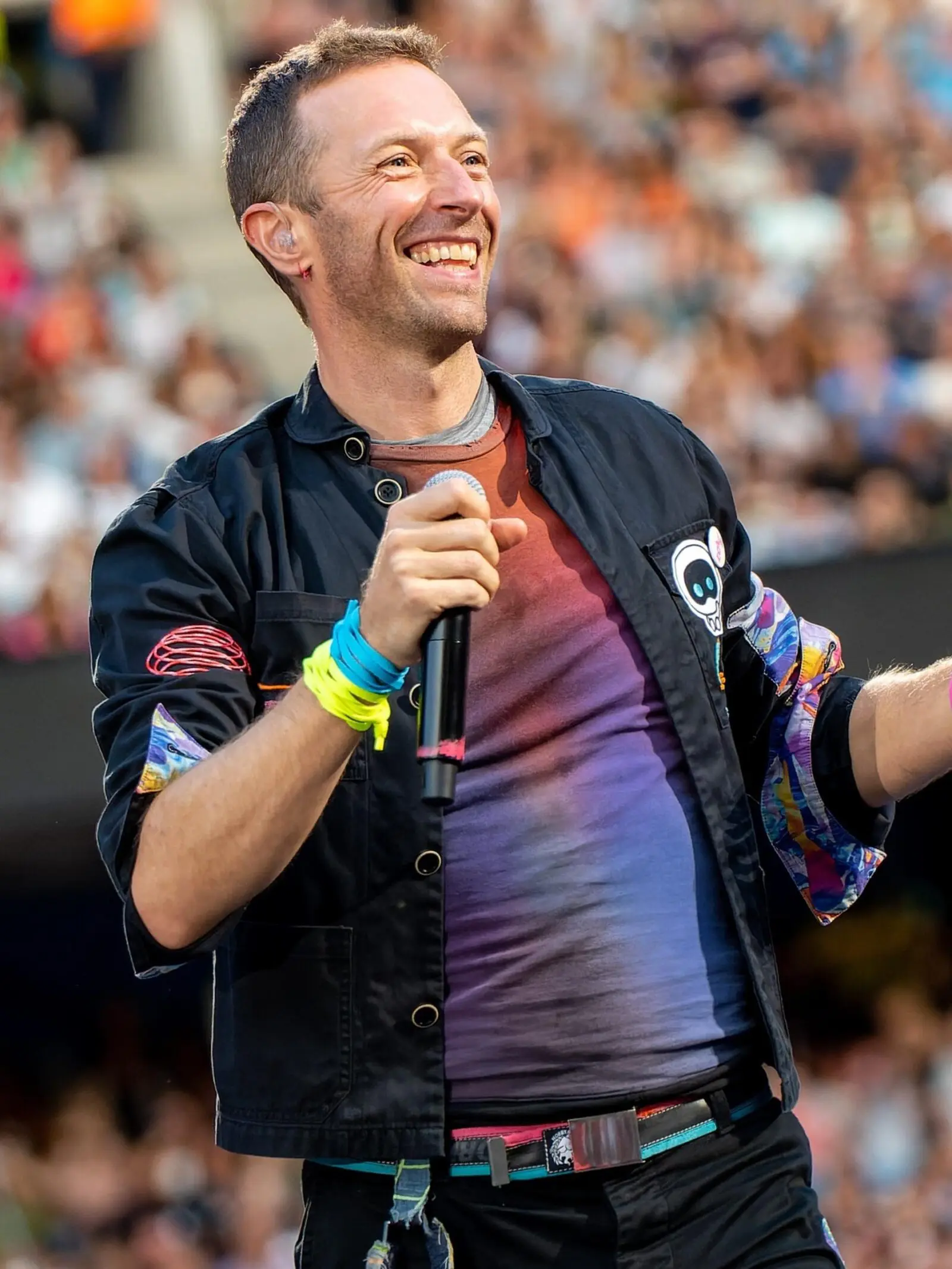 Chris Martin falls through stage at Coldplay’s Melbourne show