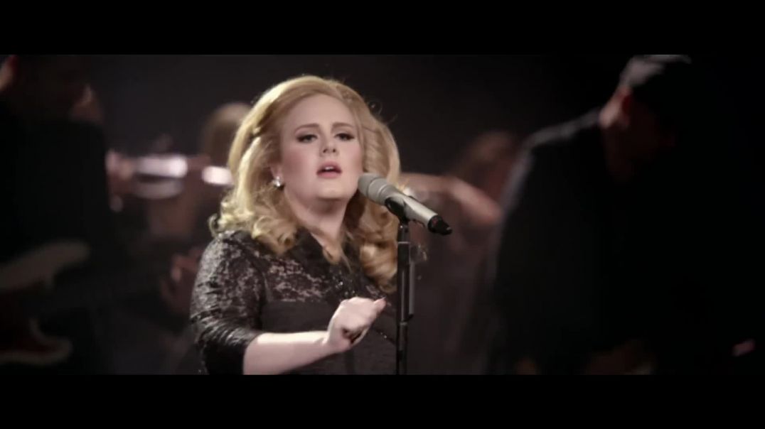 ⁣Adele - Set Fire To The Rain - LIVE