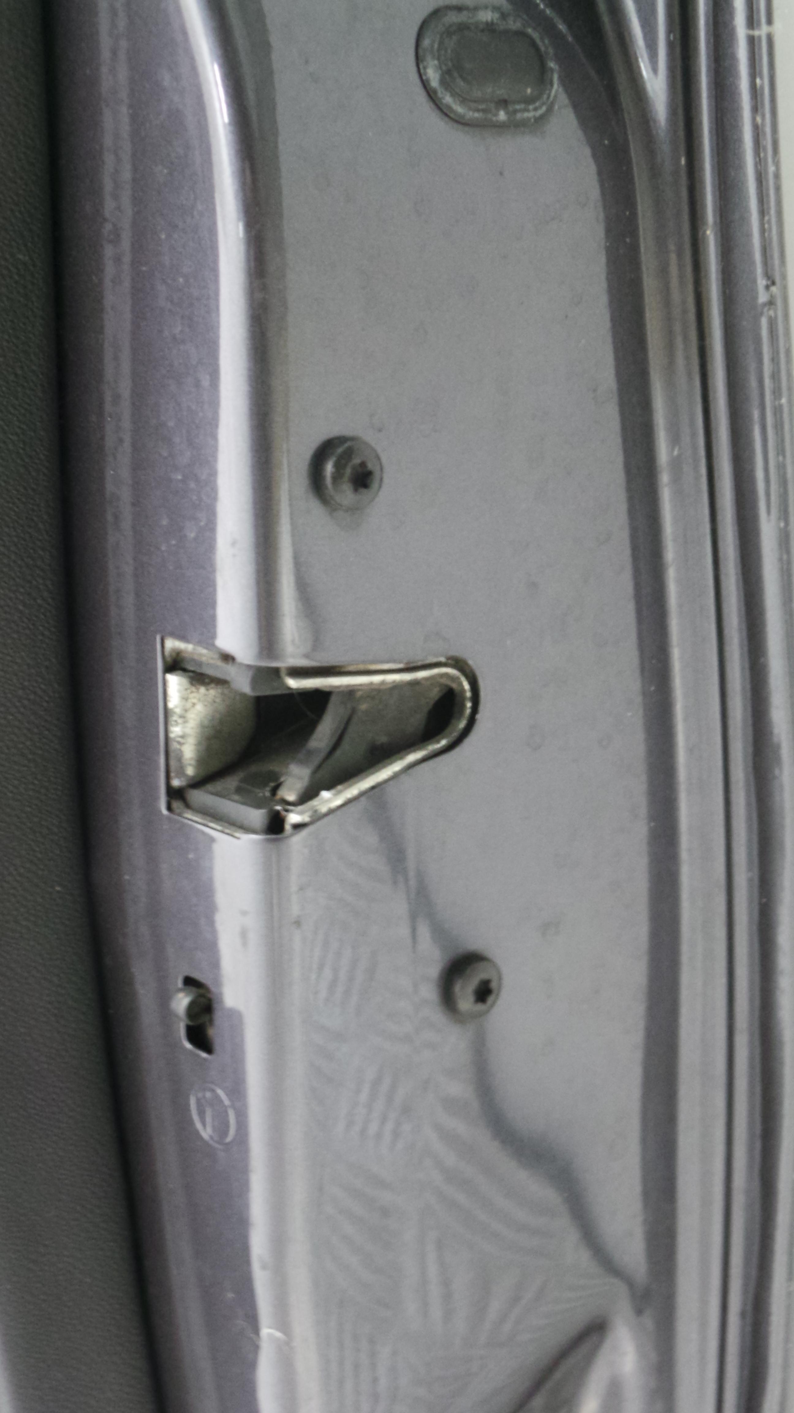 Fecho da Porta Trás Dto - BMW 1 (E87)-33047706 Fecho da Porta Trás Dto - BMW 1 (E87)-33047706