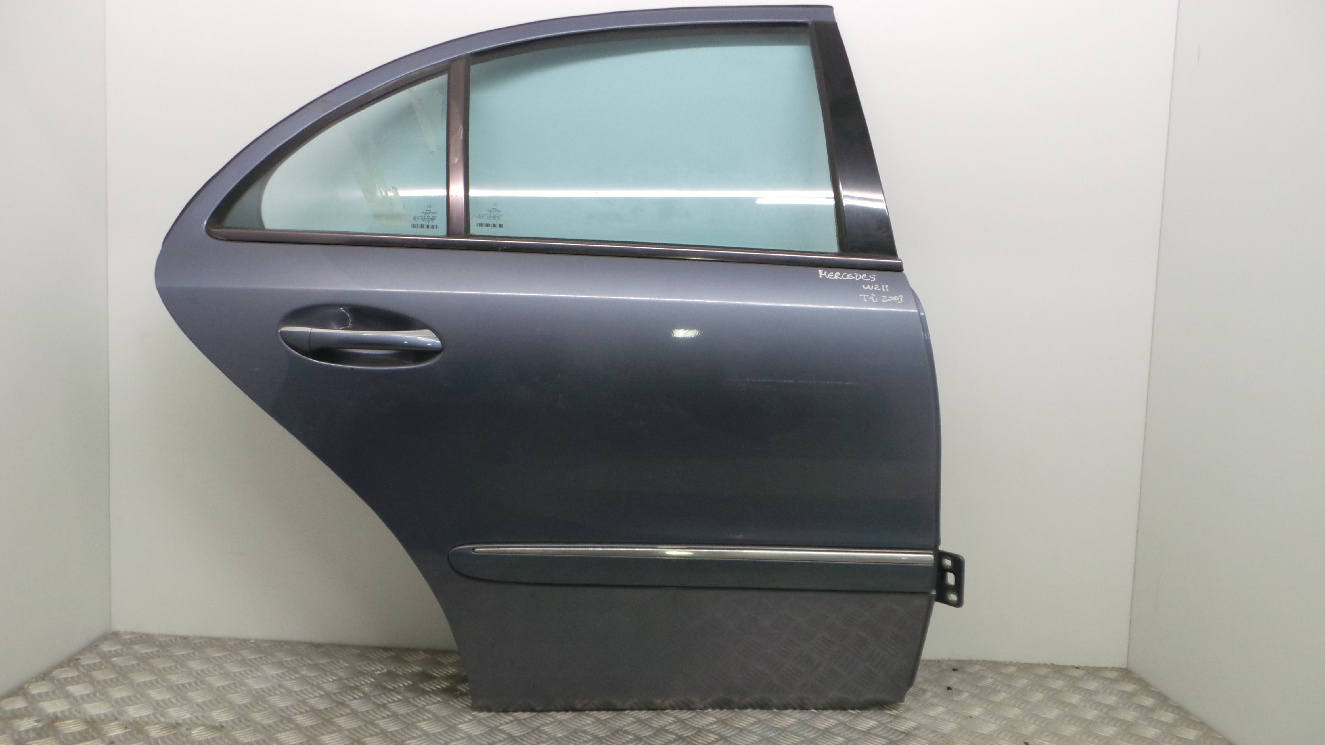 Porta Trás Dto - MERCEDES-BENZ E-CLASS (W211)-33048532 Porta Trás Dto - MERCEDES-BENZ E-CLASS (W211)-33048532
