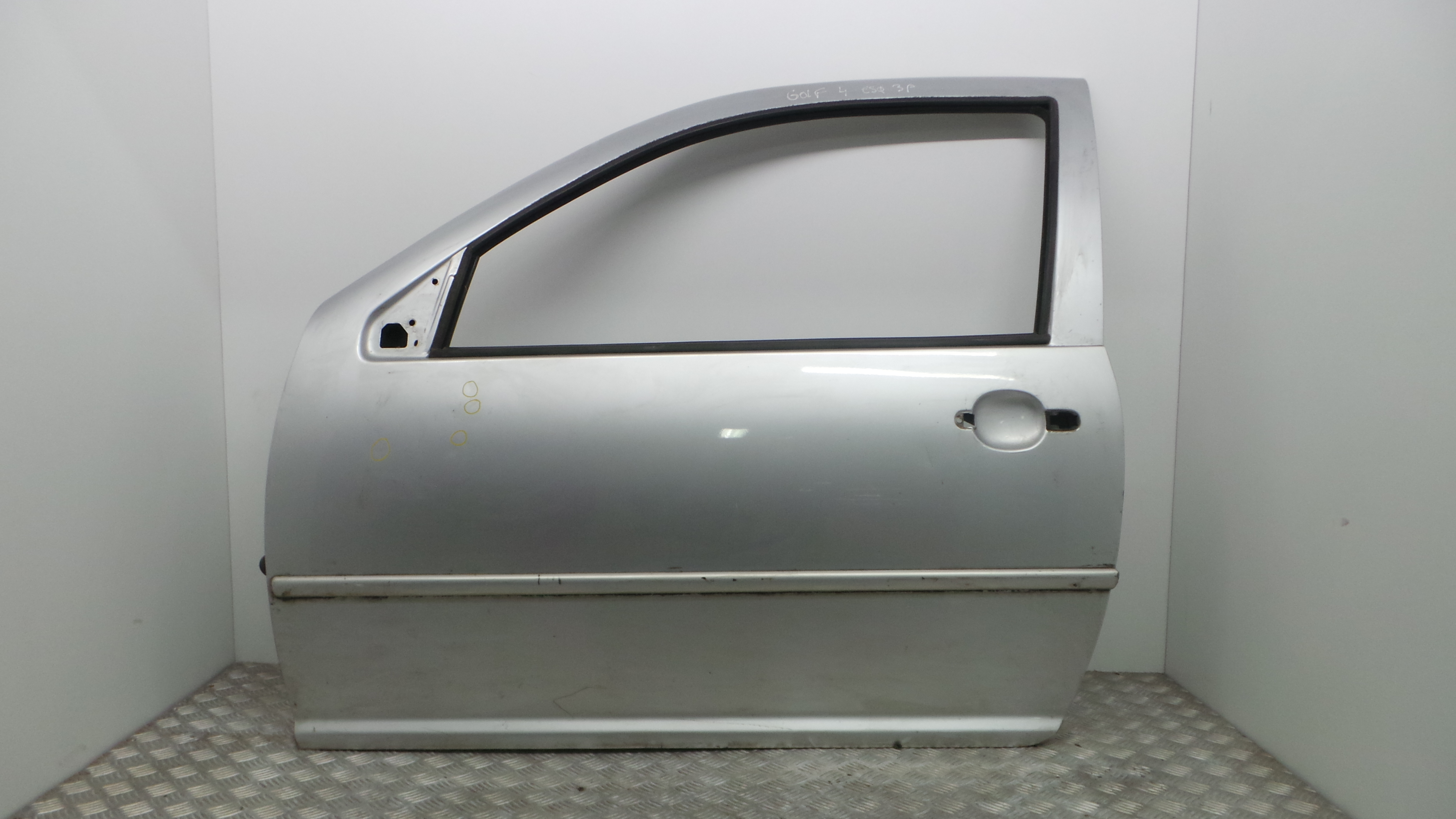 Porta Esq  - VW GOLF IV (1J1), GOLF Mk IV (1J1)-33049398