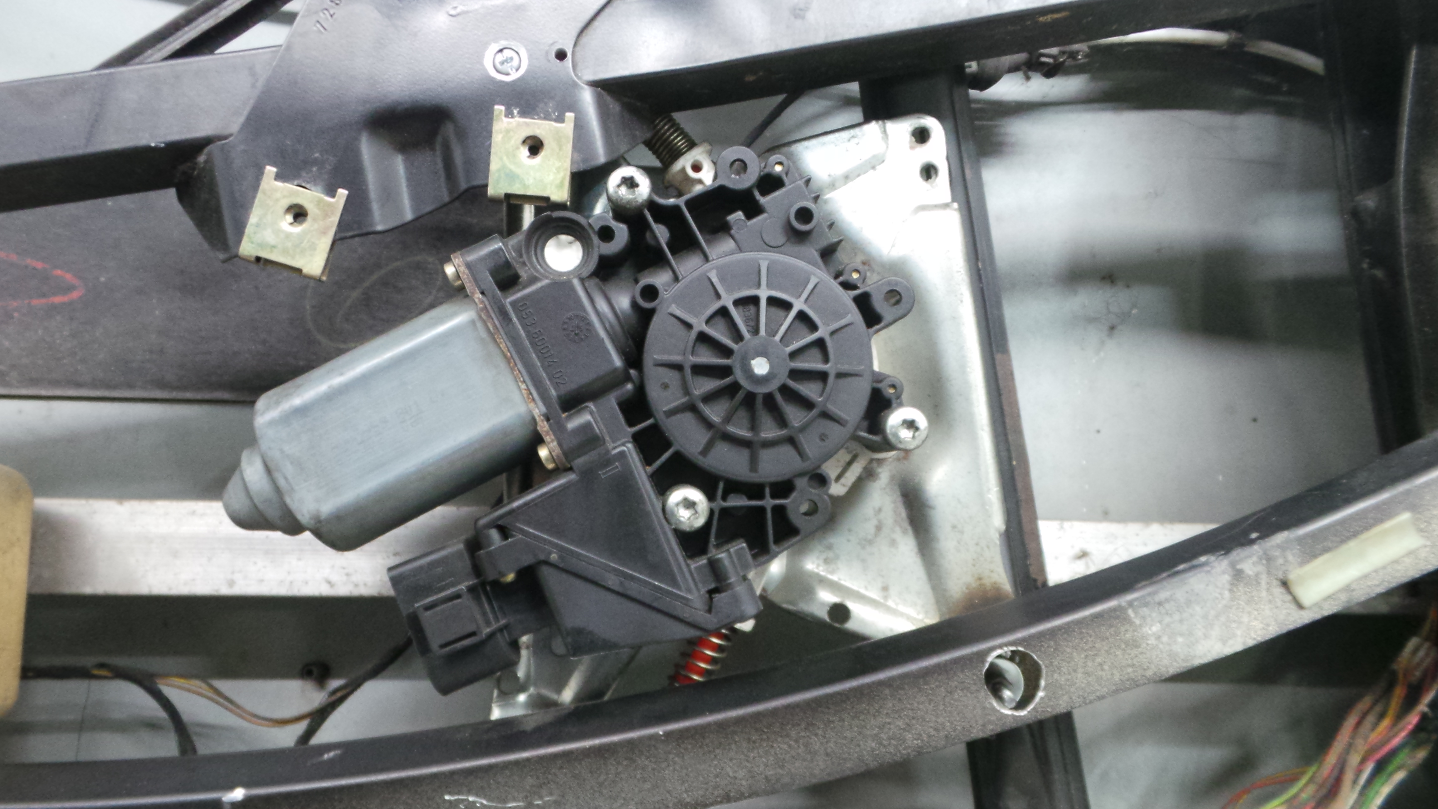 Motor Elevador de Vidro Frente Esquerdo 0536001402 - AUDI A4 B5 (8D2)-33049454