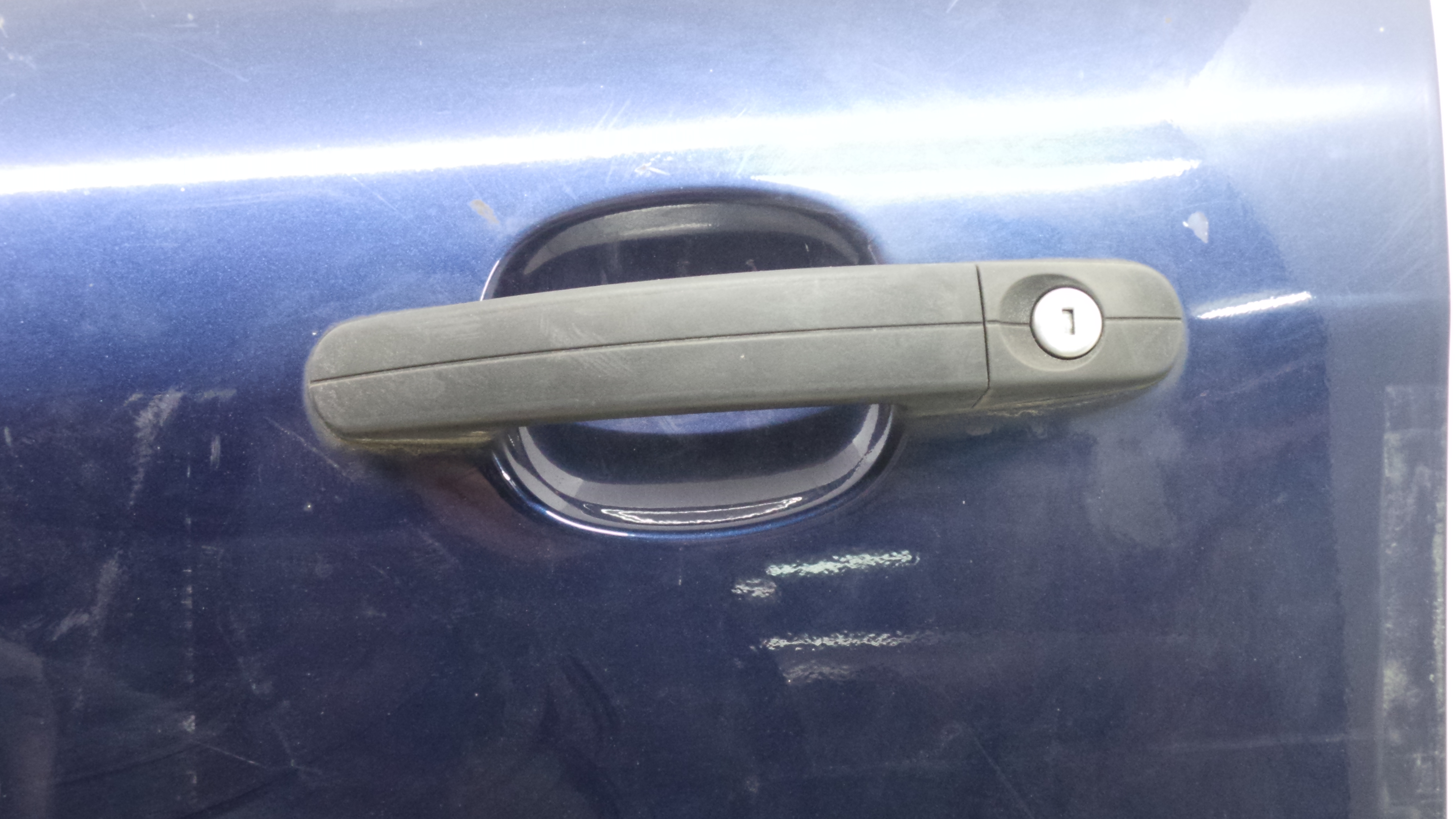 Puxador Exterior Frente Esquerdo  - FORD FOCUS I (DAW, DBW)-33050138