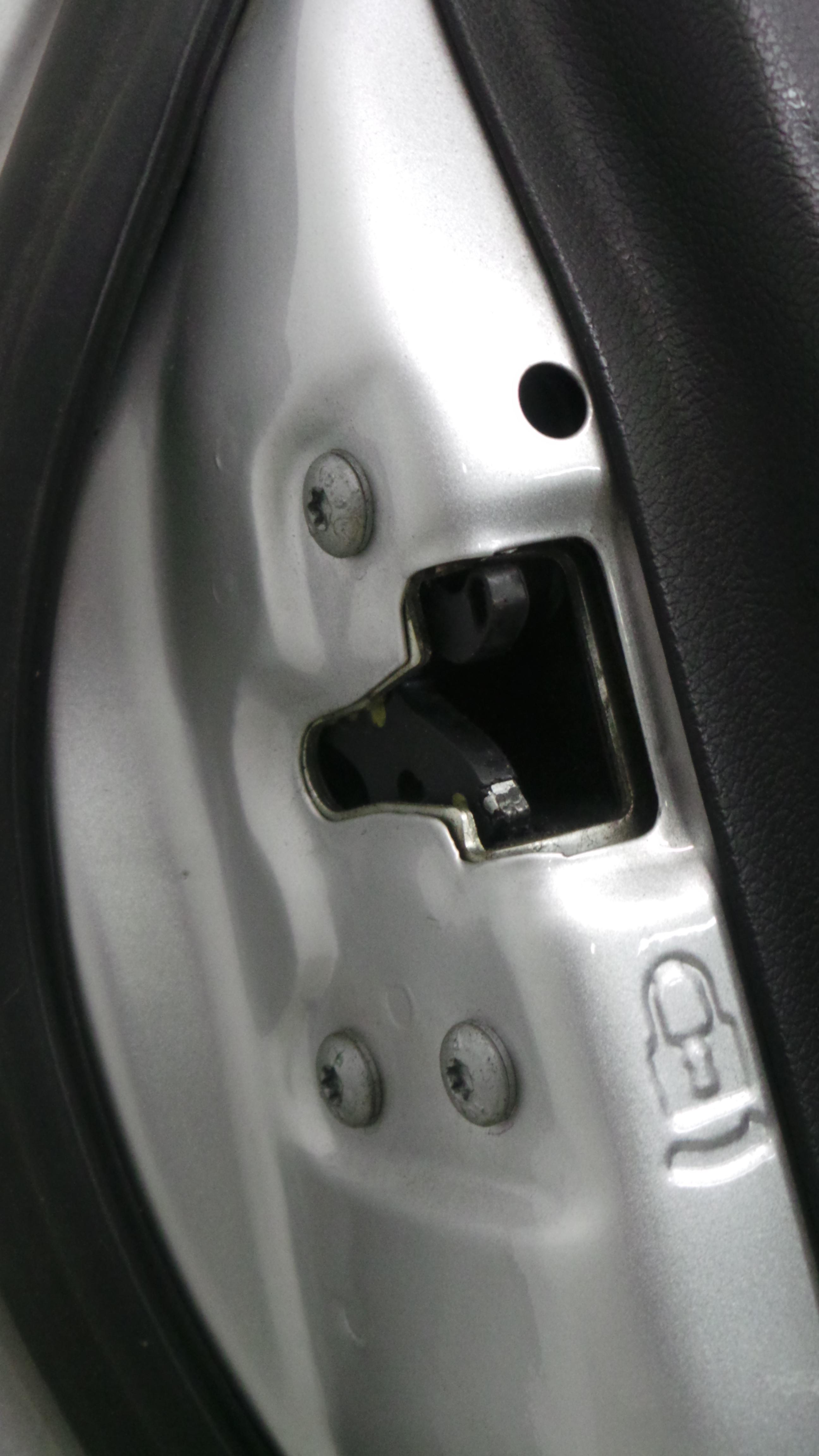 Fecho da Porta Trás Esq  - FORD FIESTA V (JH_, JD_)-33050344