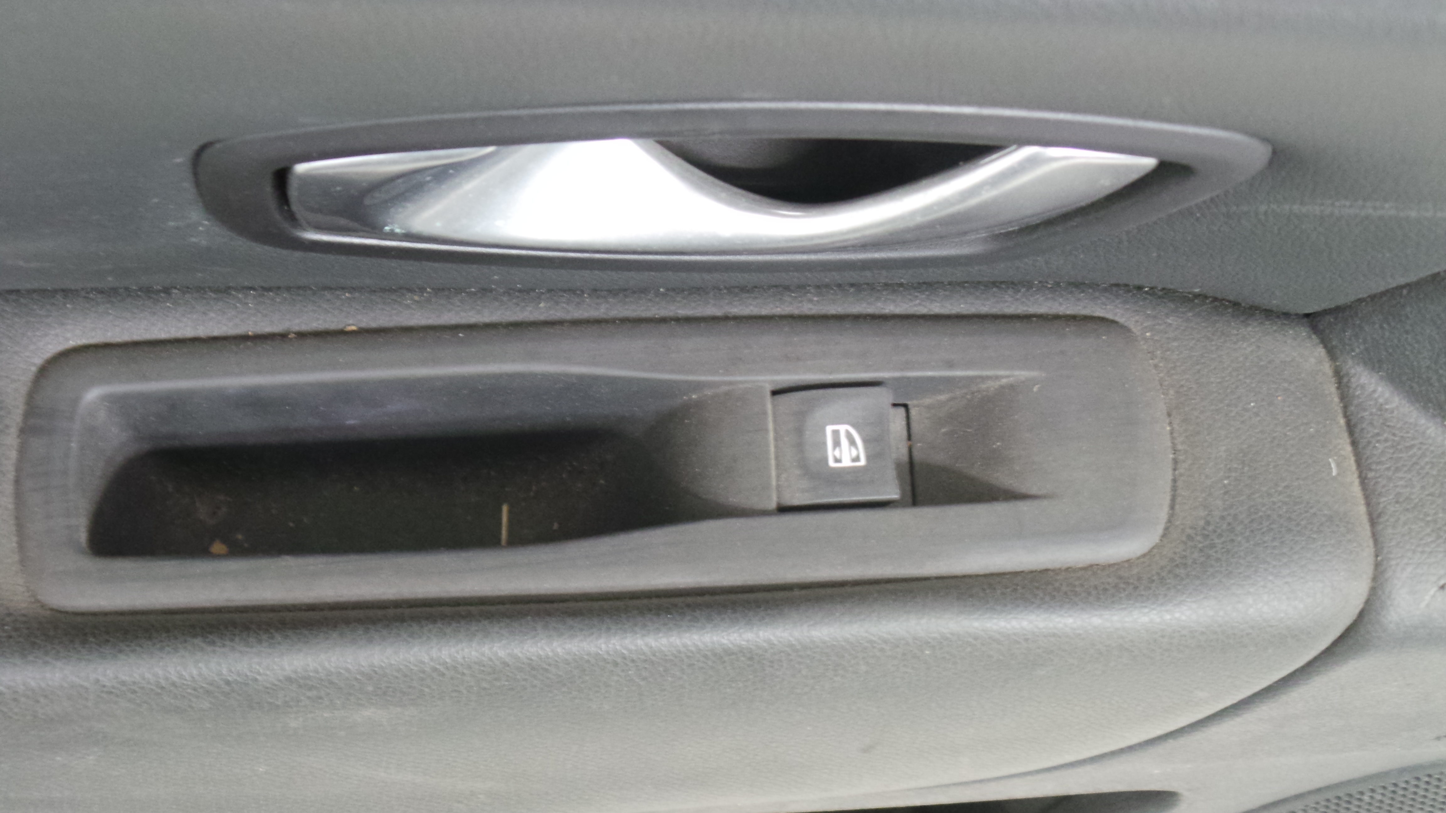 Interruptor / Comando Elevador Vidro Trás Esq  - RENAULT LAGUNA III Grandtour (KT0/1), LAGUNA III S-33060662