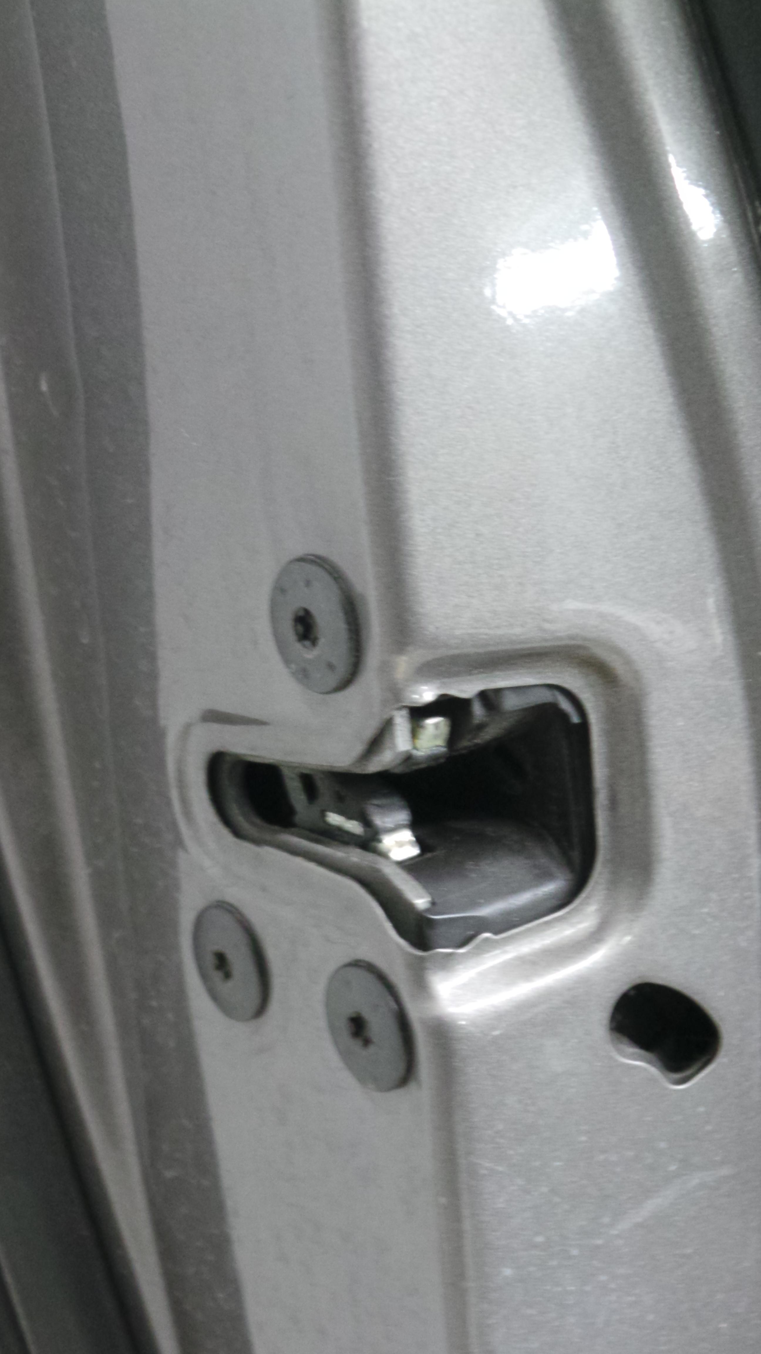 Fecho da Porta Trás Esq  - RENAULT LAGUNA III Grandtour (KT0/1), LAGUNA III Sport Tourer (KT0/1), L-33060681