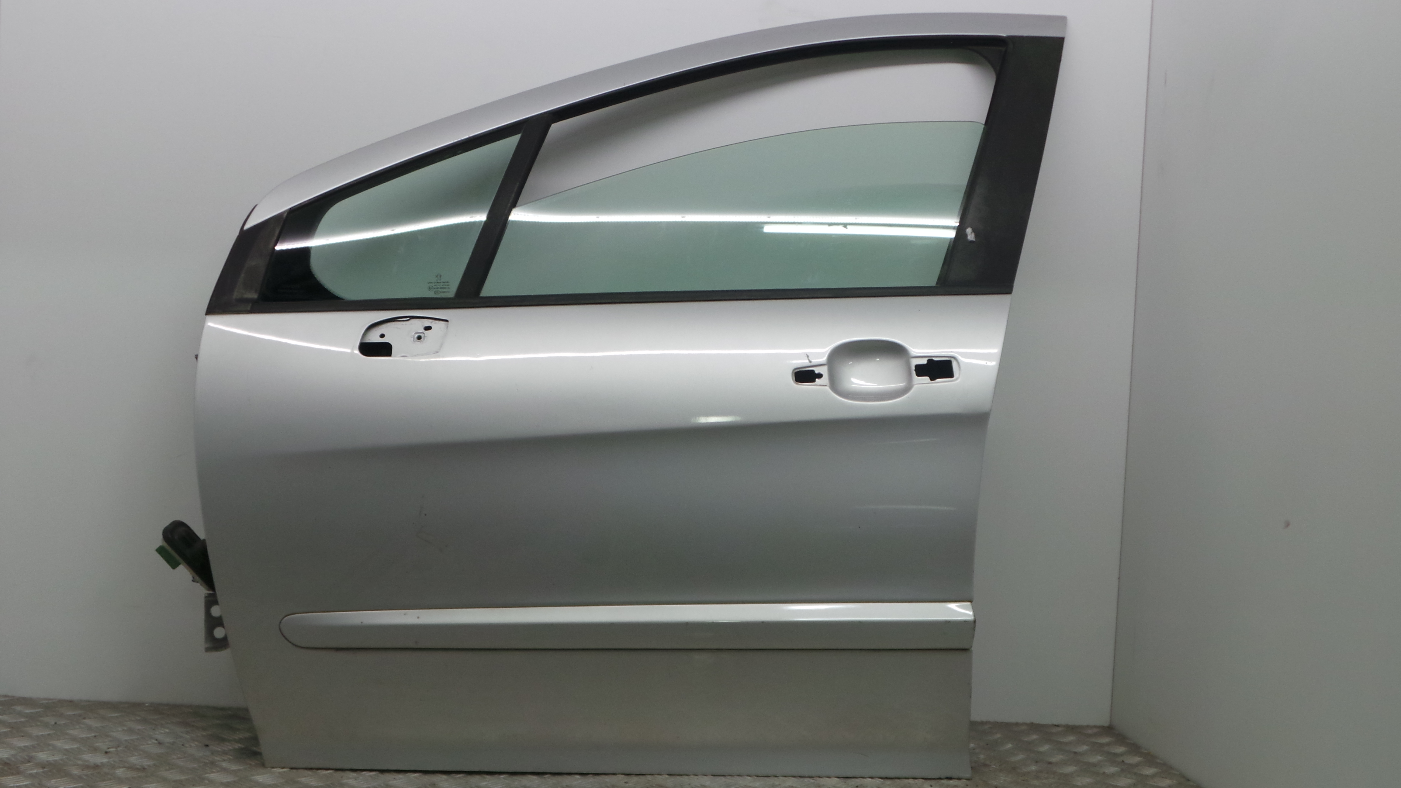 Porta Frente Esq  - PEUGEOT 308 I (4A_, 4C_)-33082044