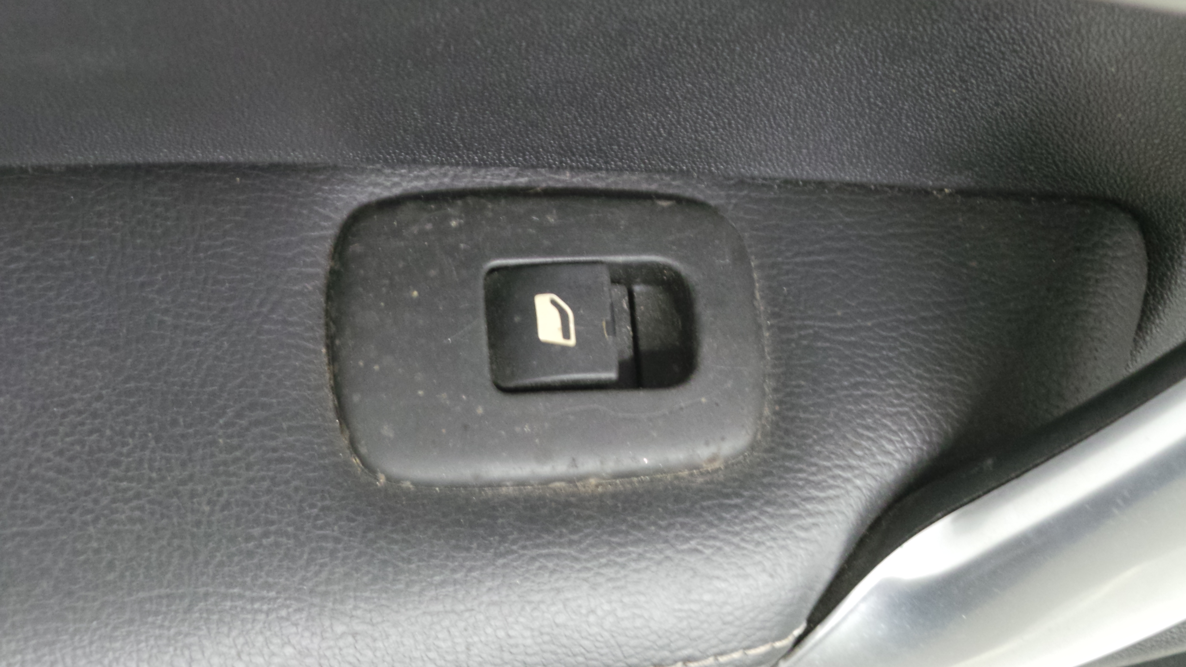 Interruptor / Comando Elevador Vidro Trás Esq  - CITROËN C3 II (SC_)-33083168