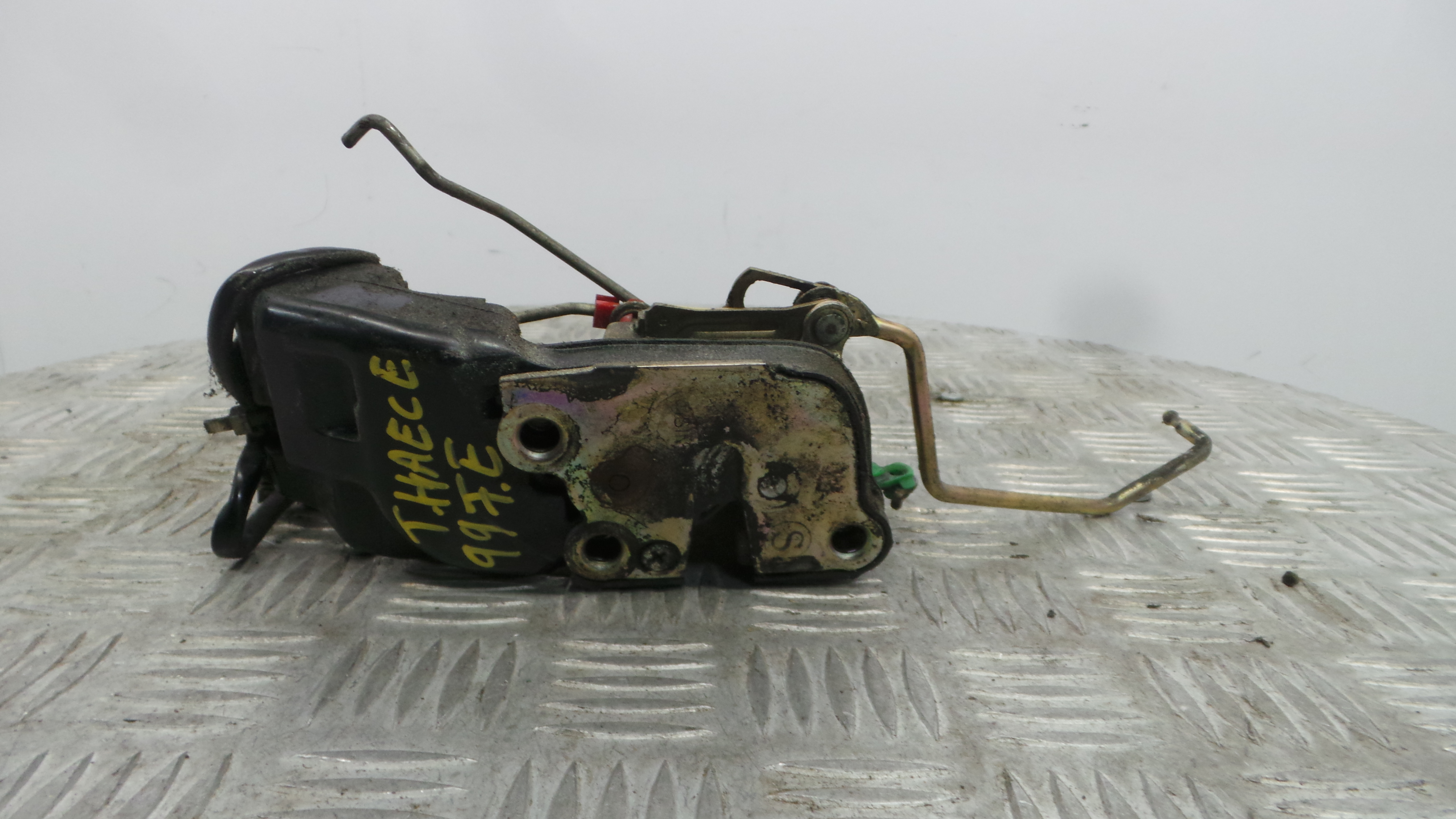 Fecho da Porta Frente Esq - TOYOTA HIACE IV Caixa (__H1_, __H2_)-37076442