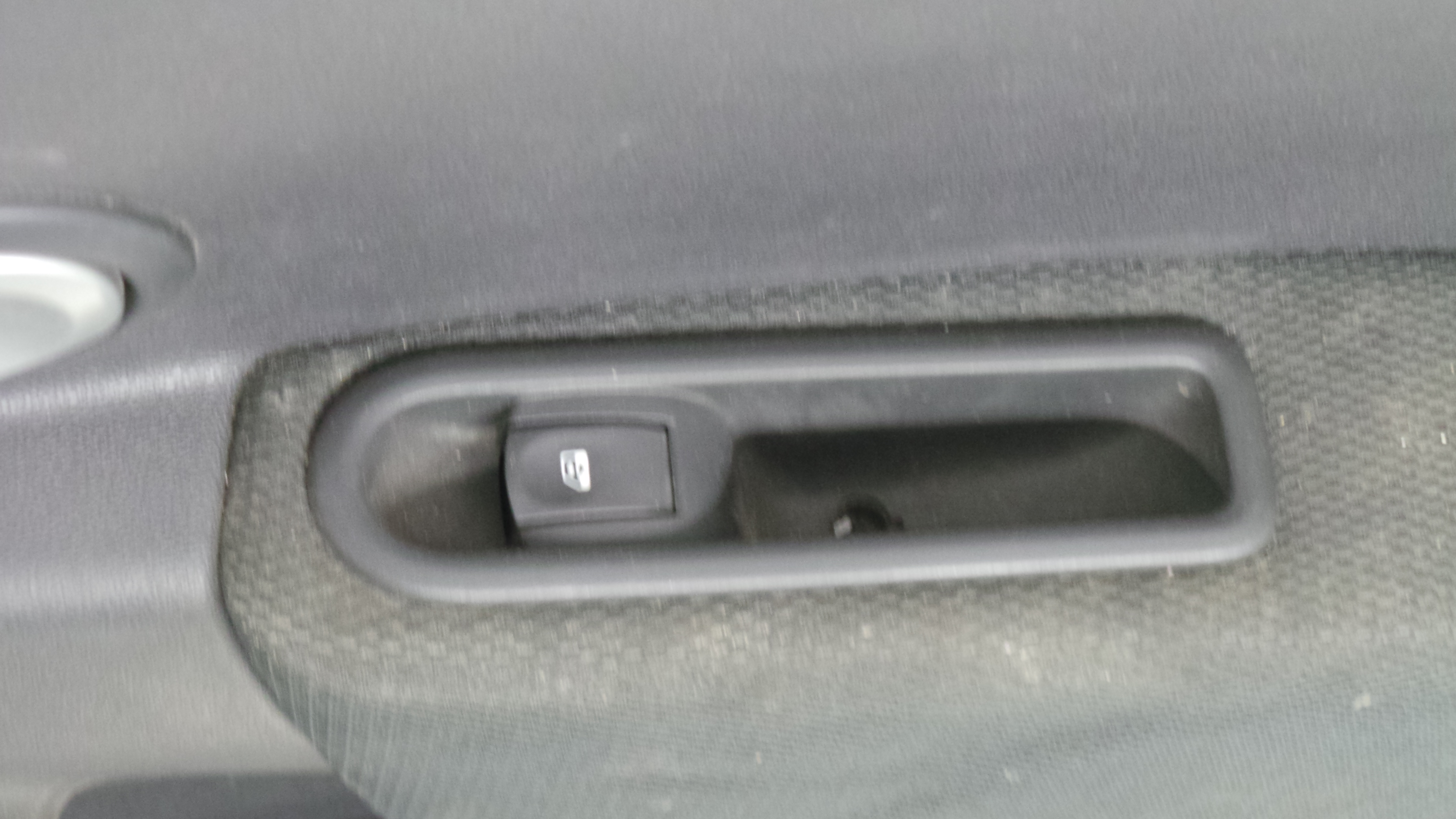 Interruptor / Comando Elevador Vidro Trás Dto  - RENAULT CLIO III Grandtour (KR0/1_), CLIO III Spor-33087141