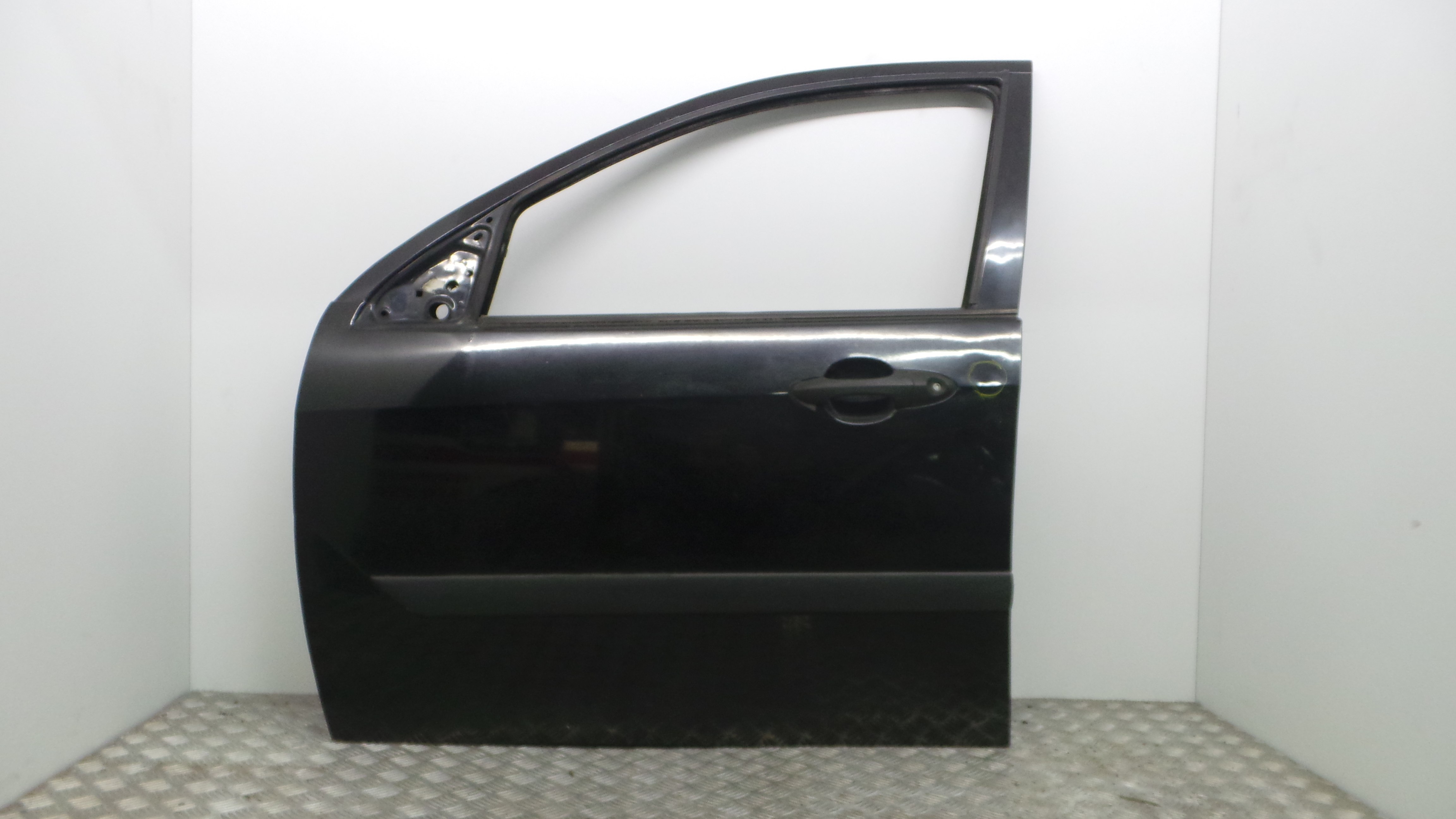 Porta Frente Esq  - FORD FOCUS I (DAW, DBW)-33090584 Porta Frente Esq  - FORD FOCUS I (DAW, DBW)-33090584