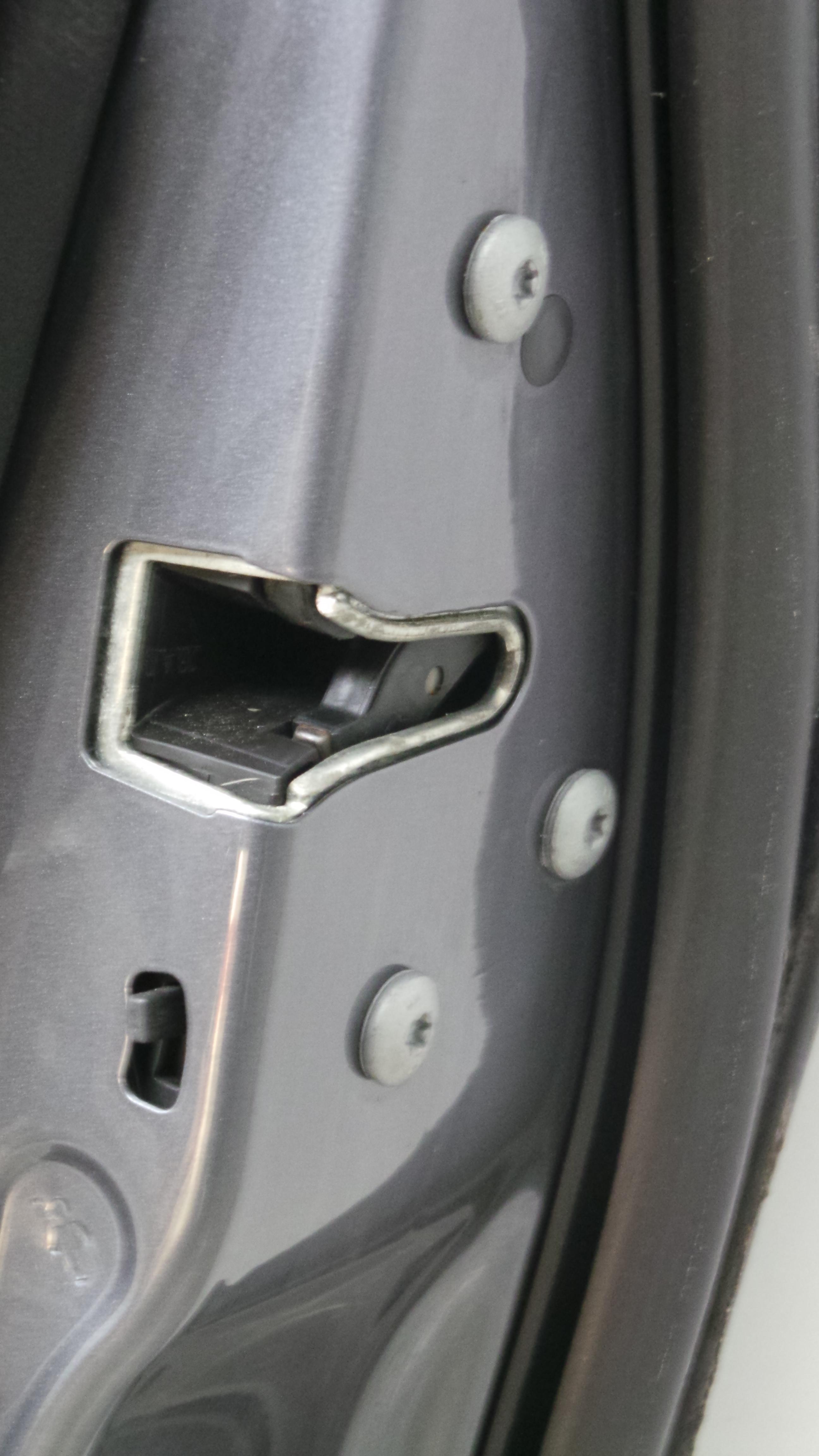 Fecho da Porta Trás Dto - BMW 3 (E46)-33090891 Fecho da Porta Trás Dto - BMW 3 (E46)-33090891