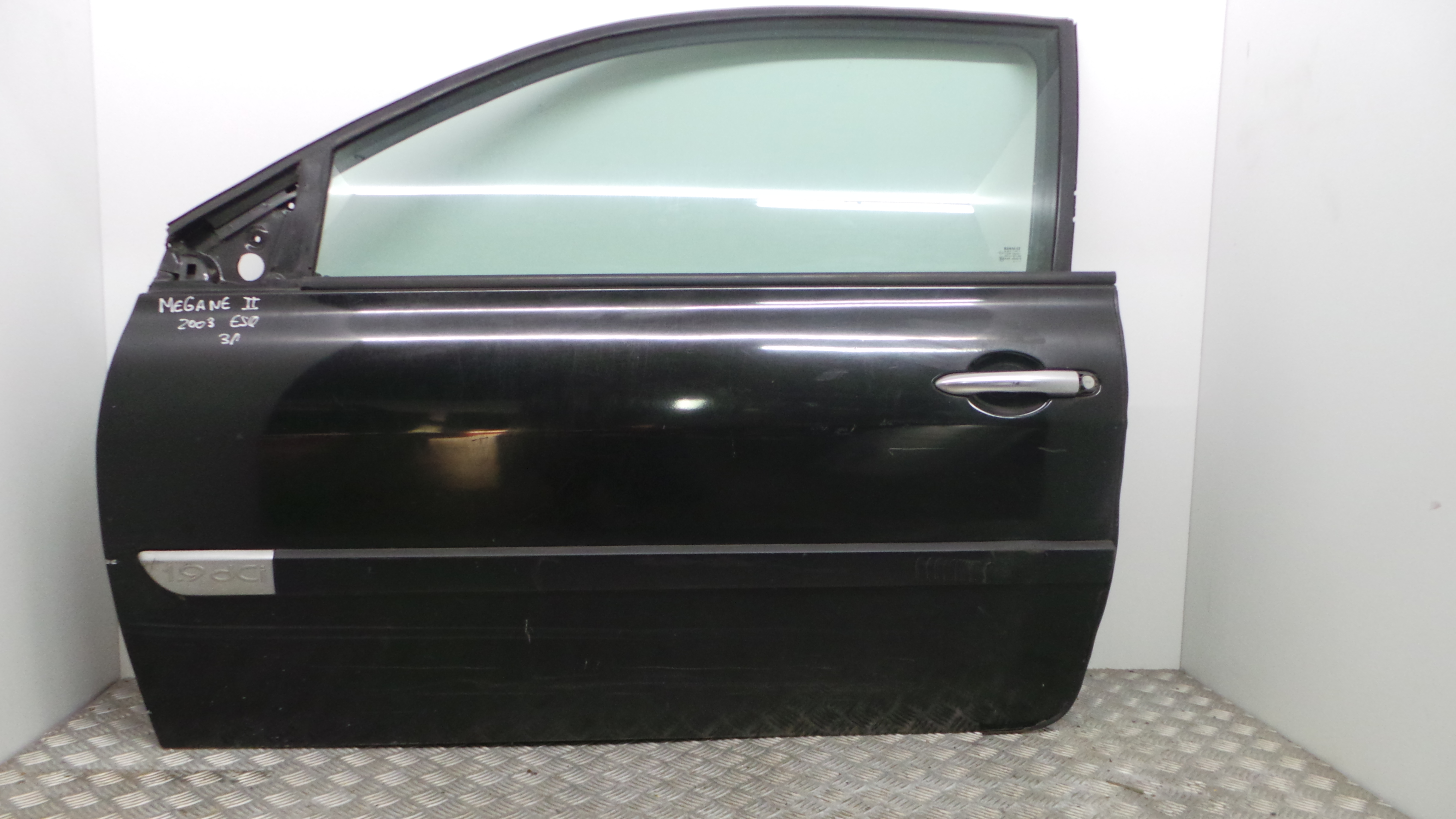 Porta Esq  - RENAULT MEGANE II (BM0/1_, CM0/1_)-33091158 Porta Esq  - RENAULT MEGANE II (BM0/1_, CM0/1_)-33091158