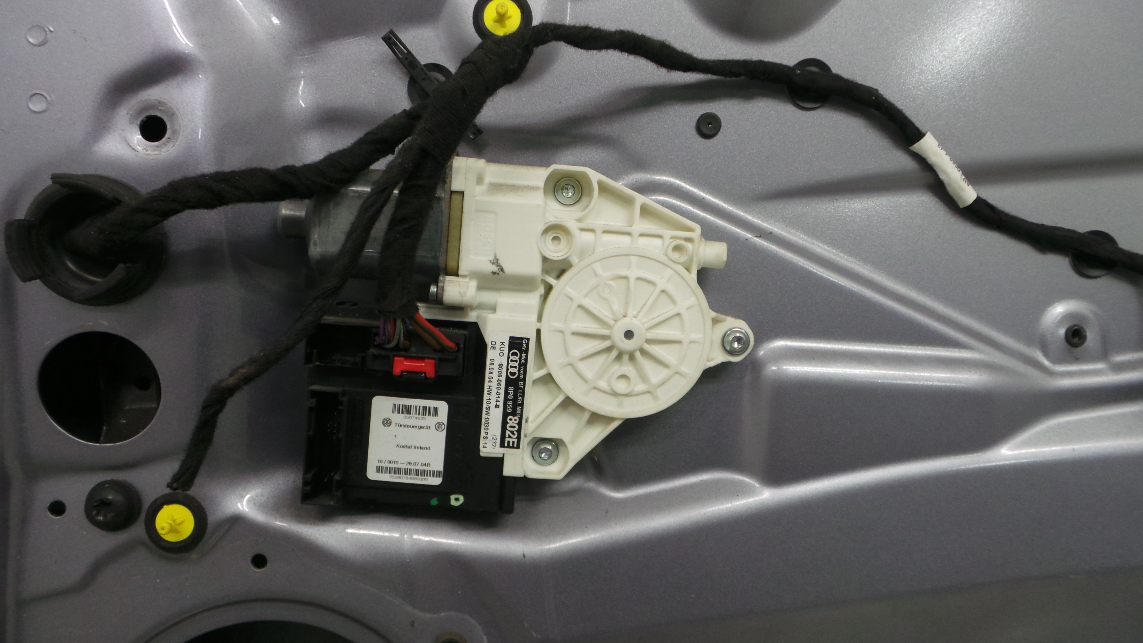 Motor do Elevador Vidro Frente Direito 8P0959802E - AUDI A3 (8P1)-33093727