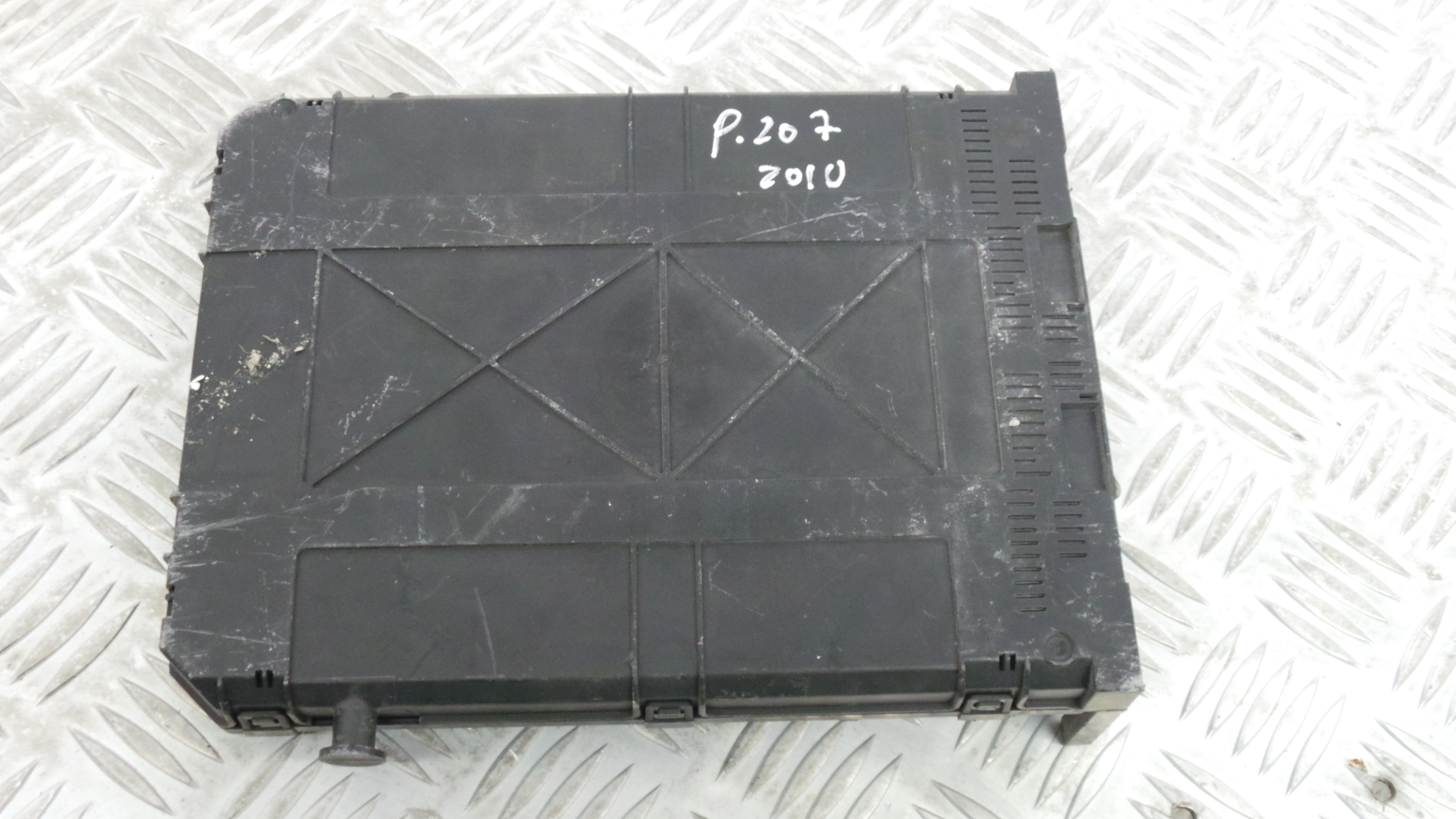 Caixa dos Fusíveis / BSI / UCH / SAM 9666951980 - PEUGEOT 207 (WA_, WC_), 207/207+ (WA_, WC_)-33107605