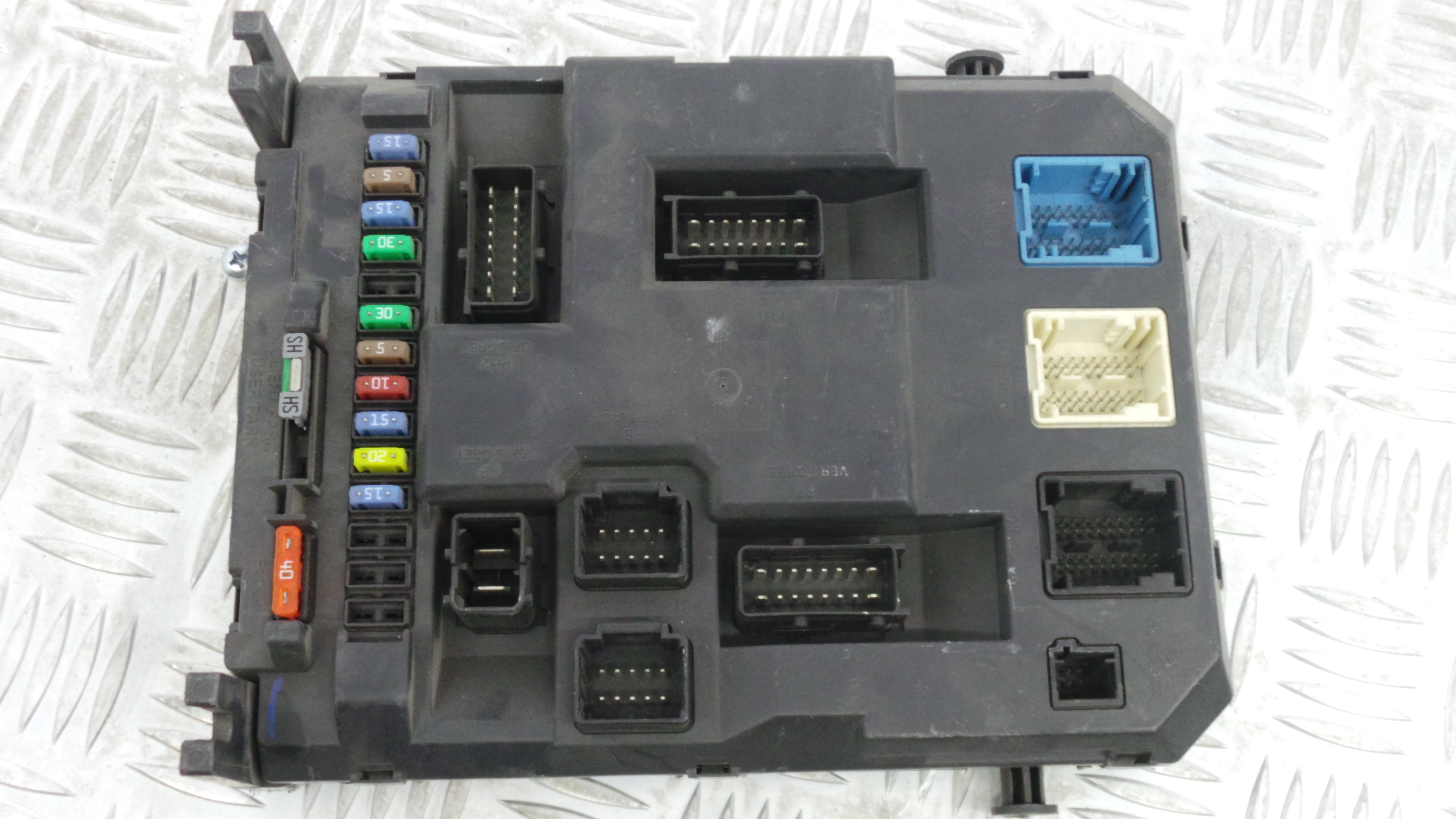 Caixa dos Fusíveis / BSI / UCH / SAM 9666952280 - CITROËN C3 II (SC_)-33107610