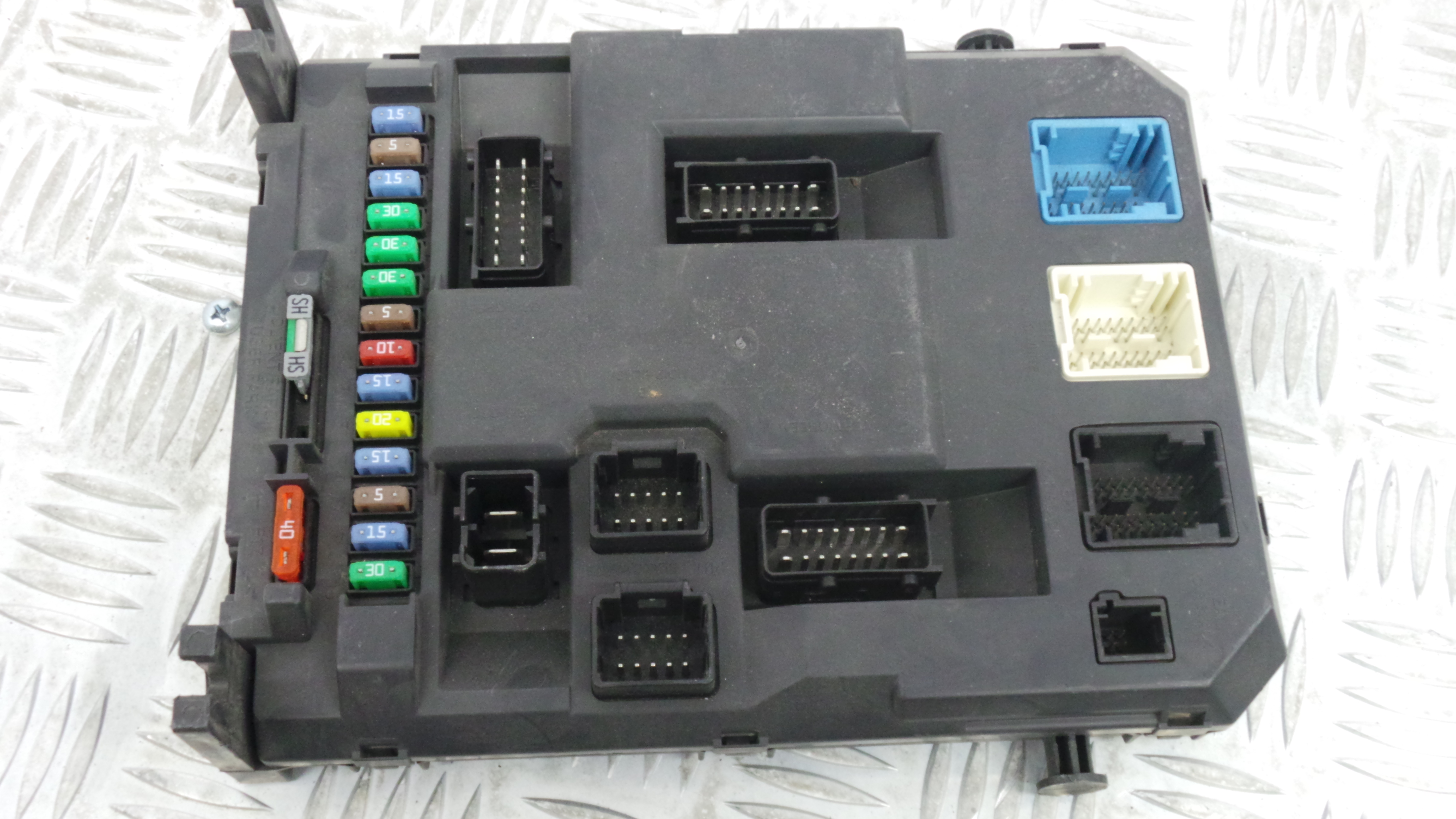 Caixa dos Fusíveis / BSI / UCH / SAM 9666952280 - CITROËN C3 II (SC_)-33107613