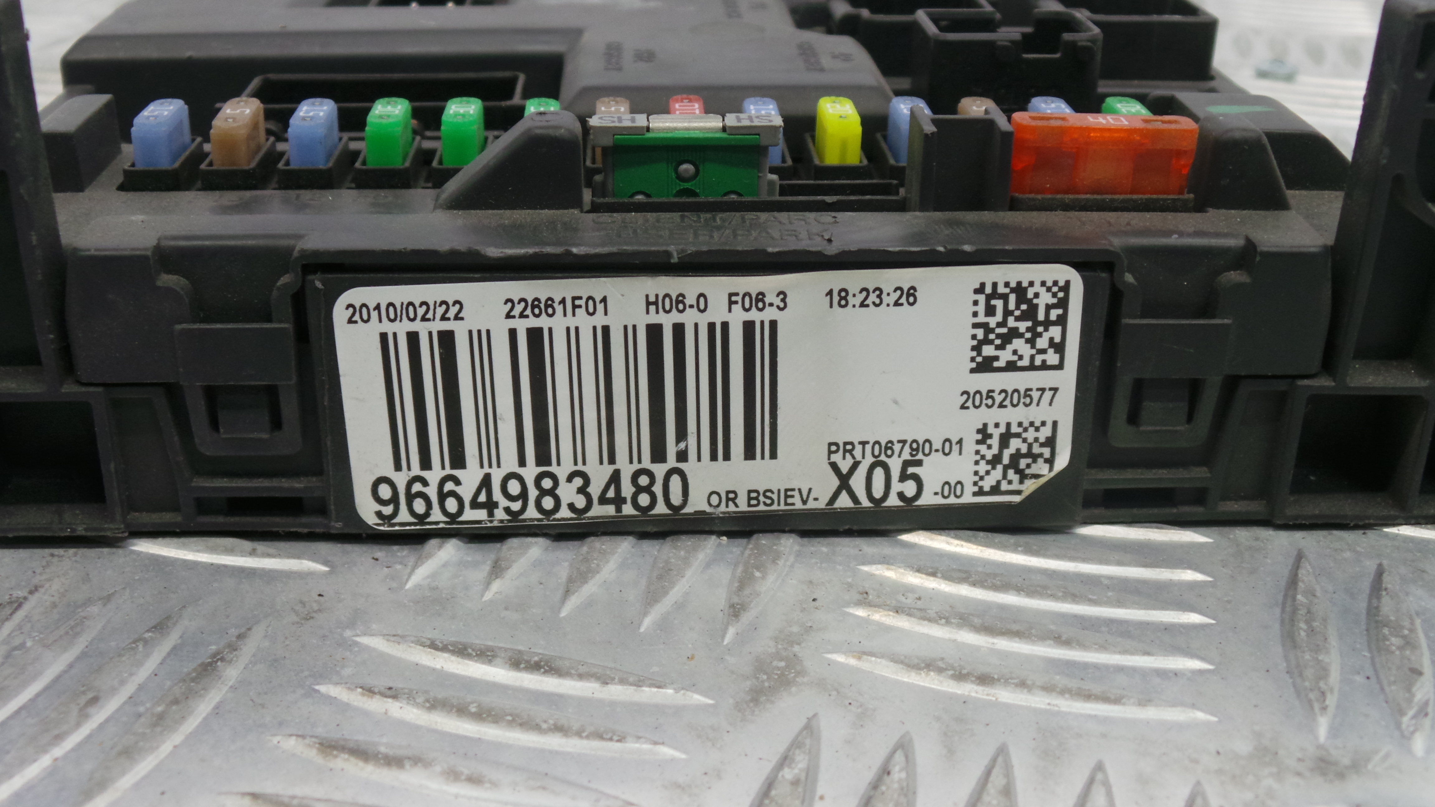 Caixa dos Fusíveis / BSI / UCH / SAM 9664983480 - PEUGEOT 207 SW (WK_)-33107752