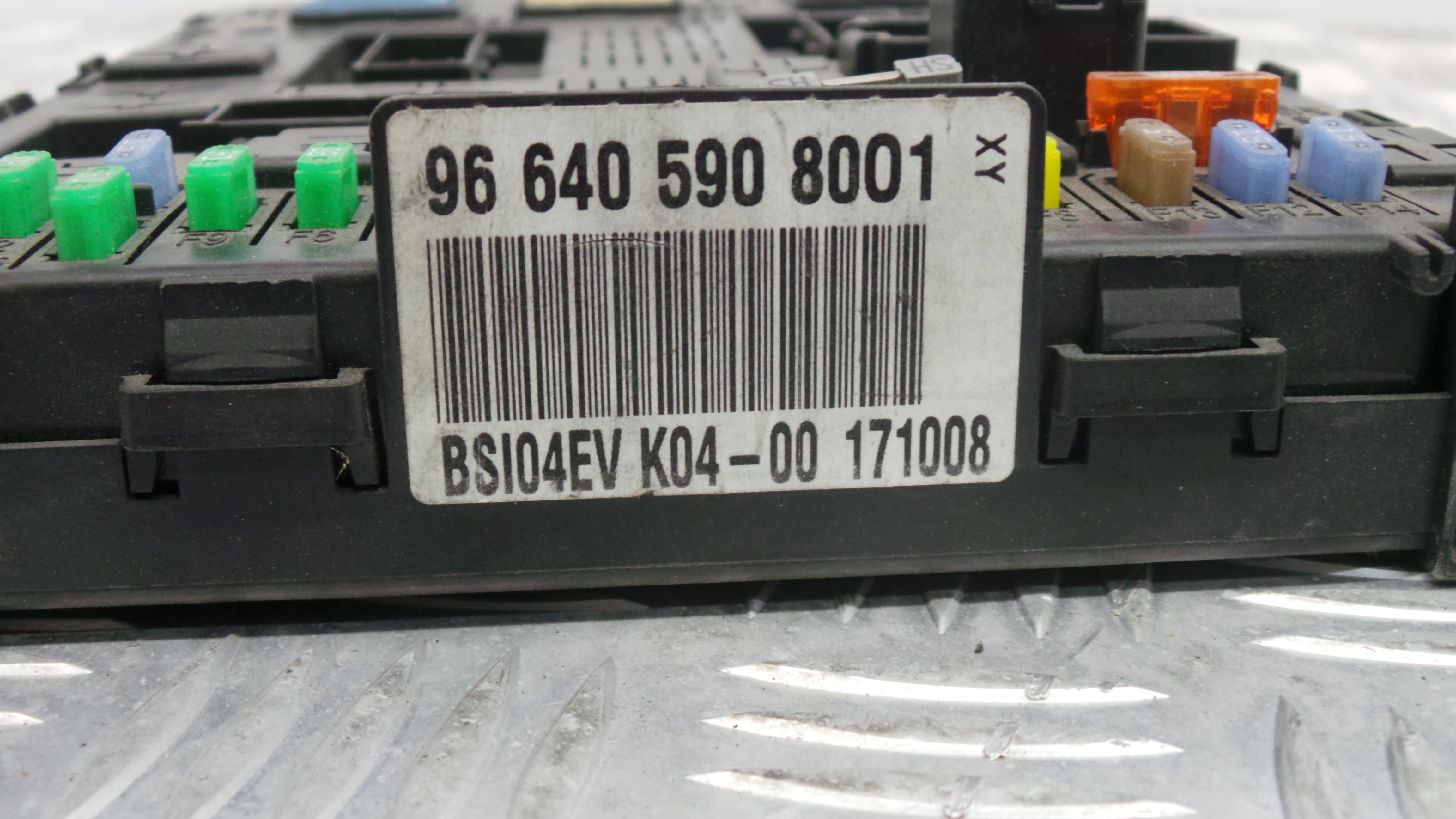 Caixa dos Fusíveis / BSI / UCH / SAM 966405908001 - PEUGEOT 308 SW I (4E_, 4H_)-33107759