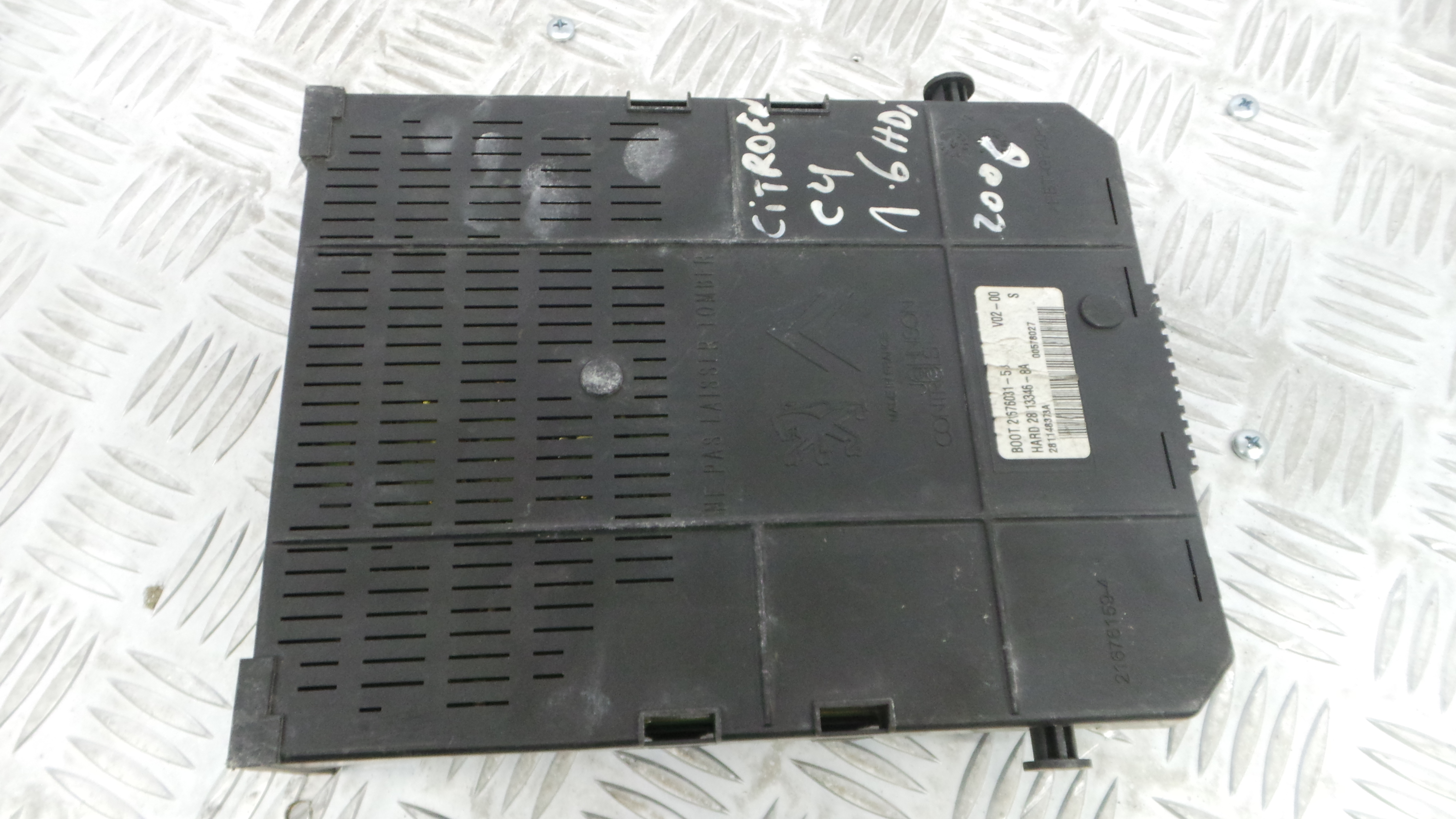 Caixa dos Fusíveis / BSI / UCH / SAM 9660105980 - CITROËN C4 I (LC_)-33172561