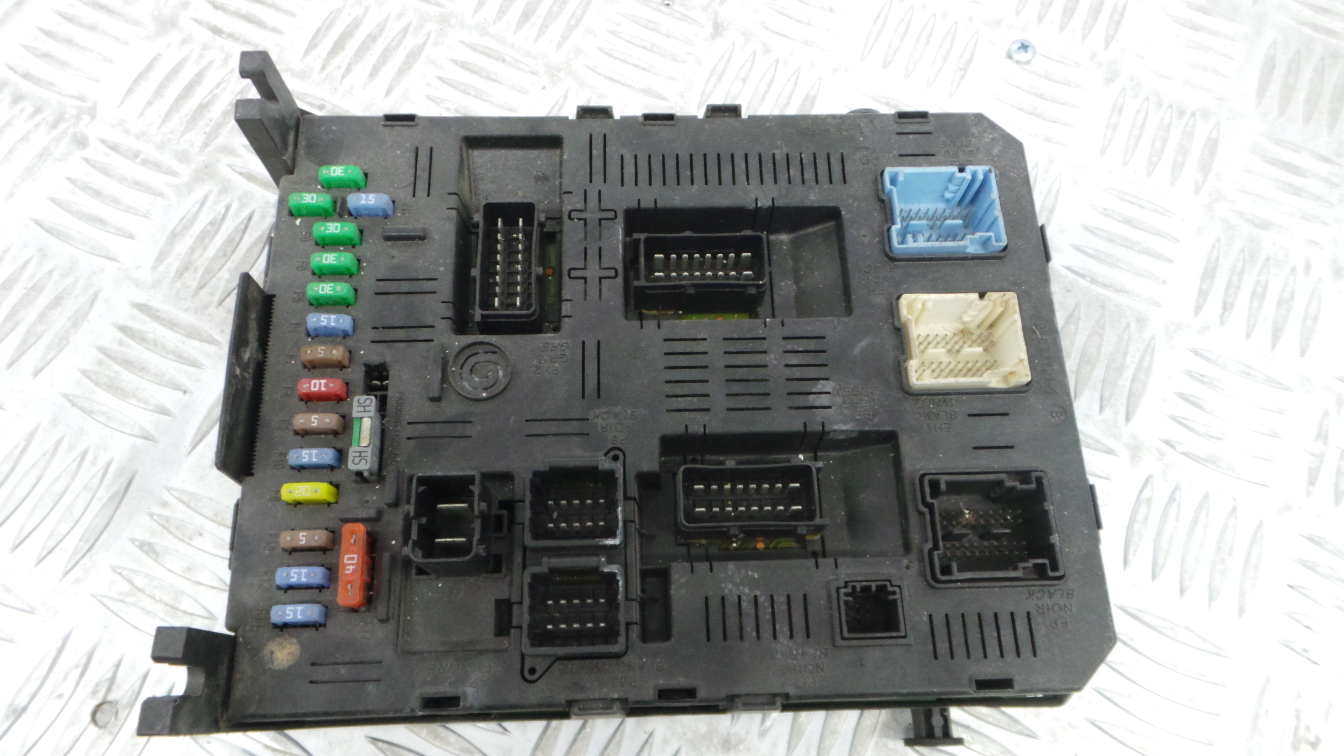 Caixa dos Fusíveis / BSI / UCH / SAM 9660105980 - CITROËN C4 I (LC_)-33172561