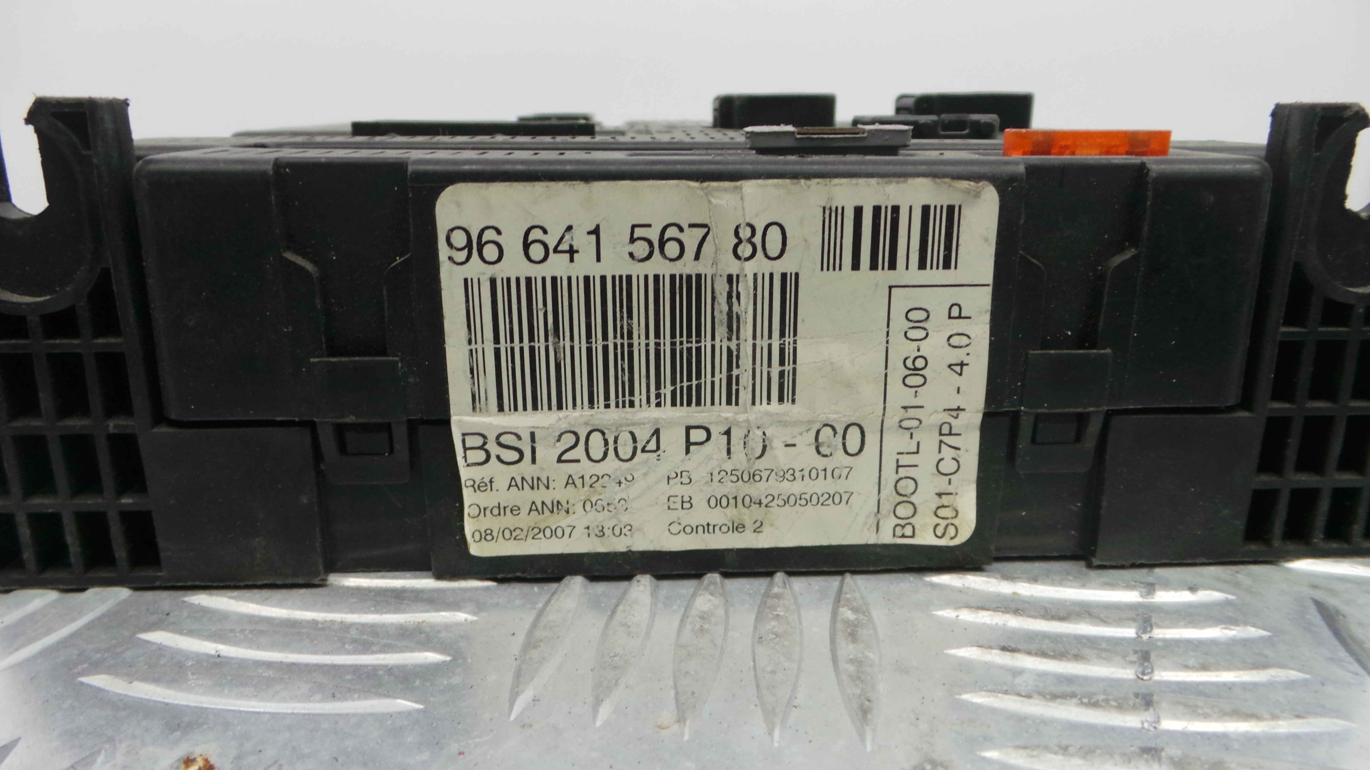 Caixa dos Fusíveis / BSI / UCH / SAM 9664156780 - CITROËN C3 I (FC_, FN_)-33107821