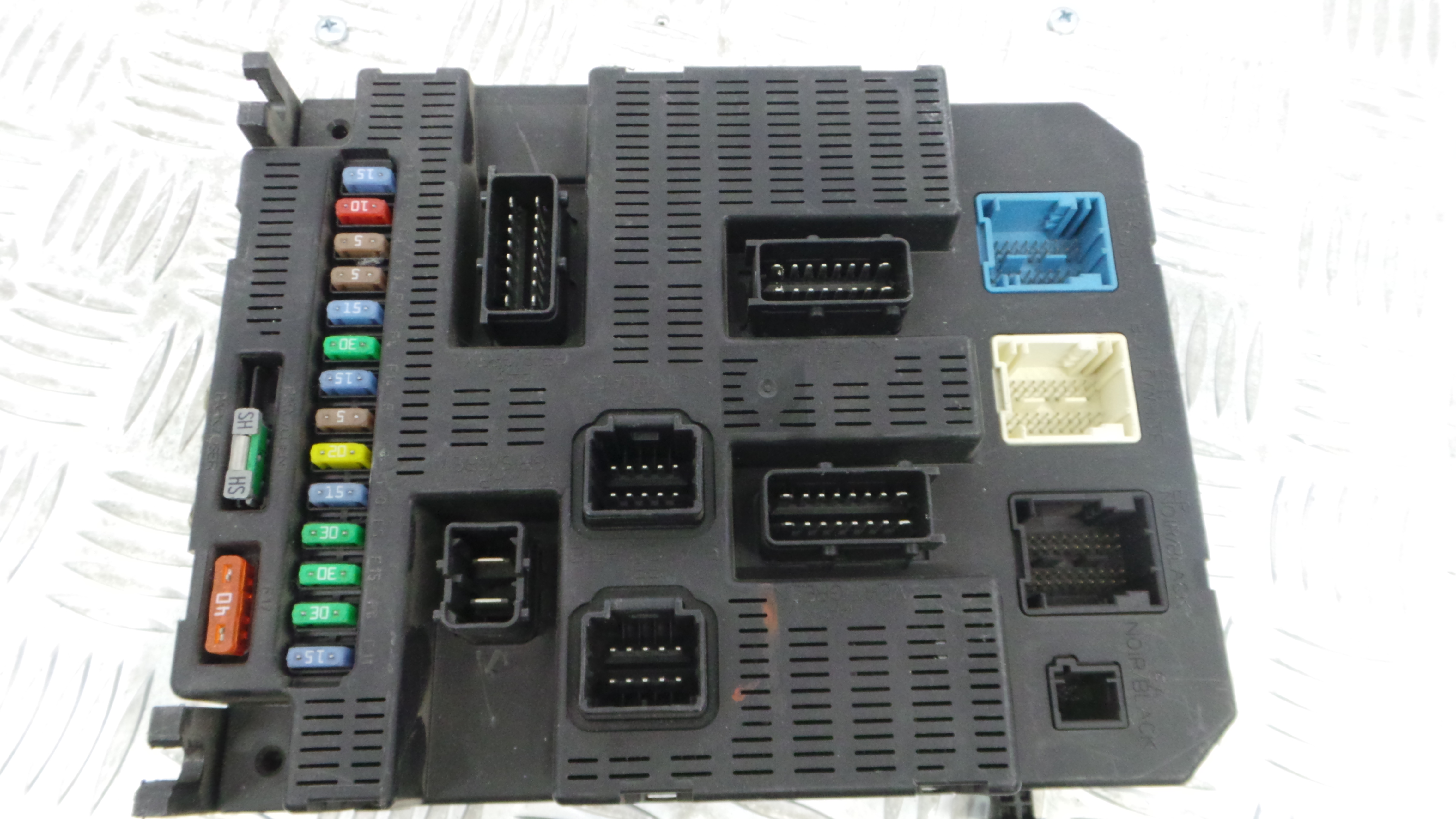 Caixa dos Fusíveis / BSI / UCH / SAM 9664156780 - CITROËN C3 I (FC_, FN_)-33107821